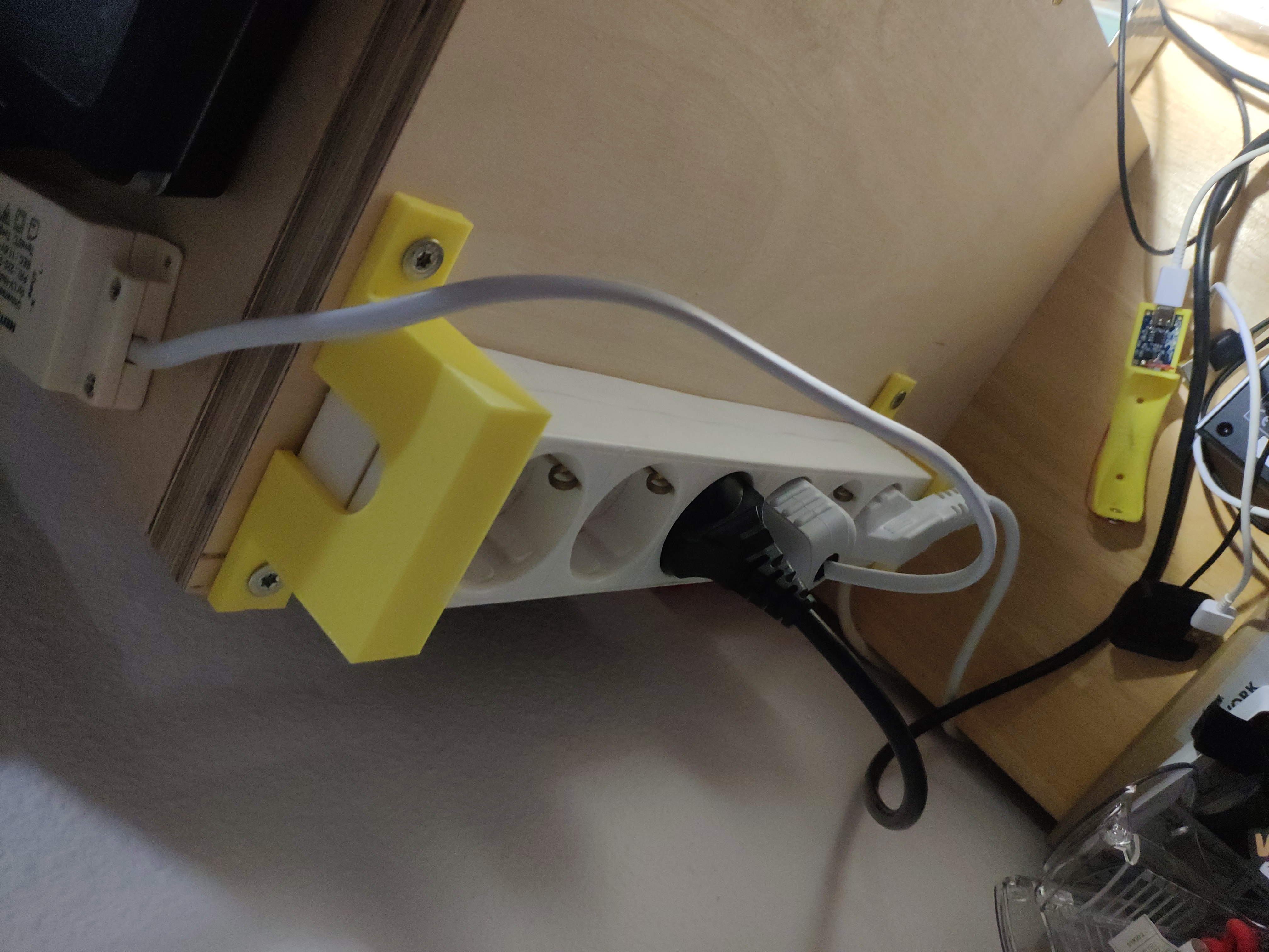 Miniatura 2 do modelo 3D Powerstrip mounting brackets | GER - type