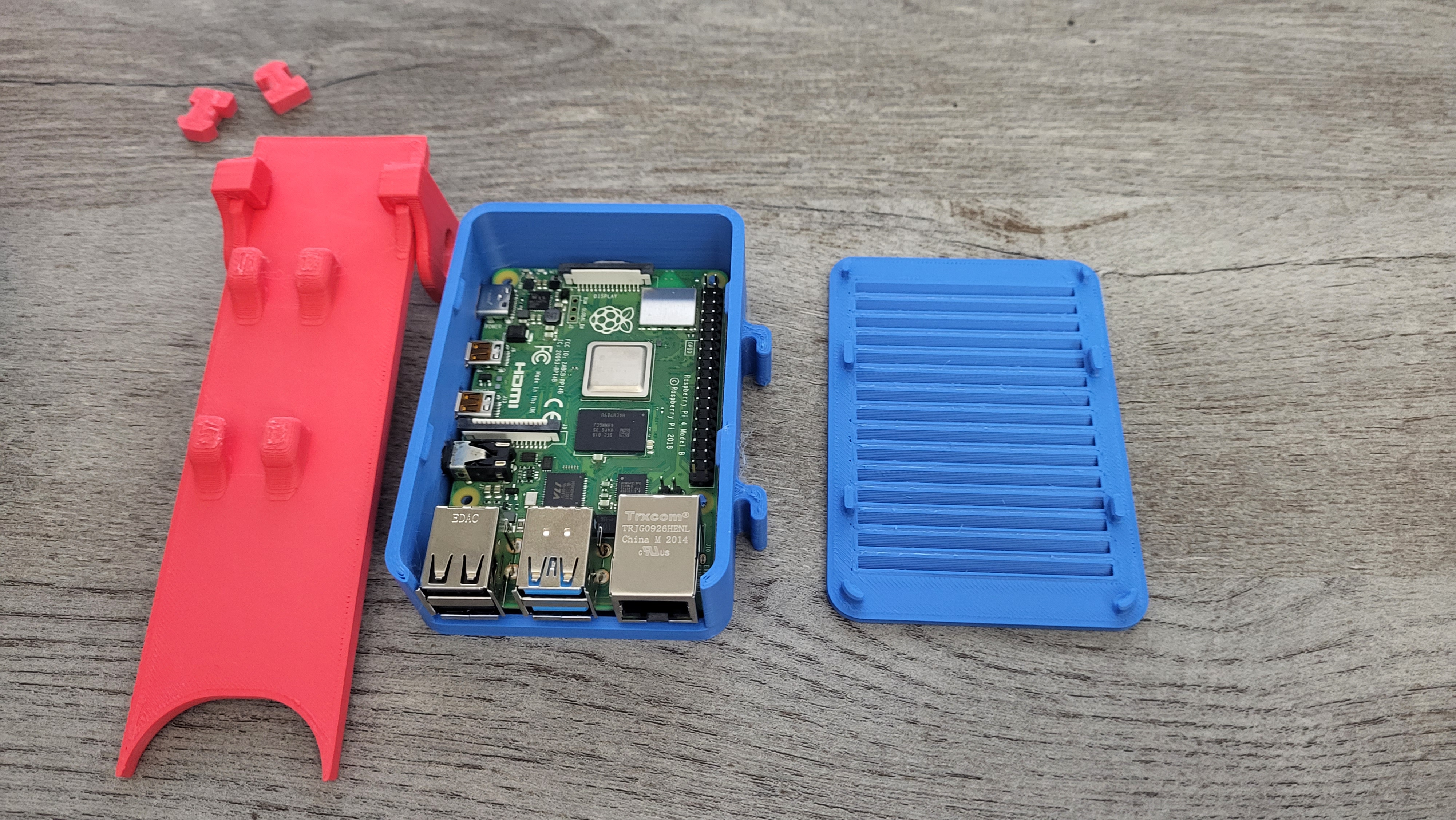 SV06 Pi case & holder