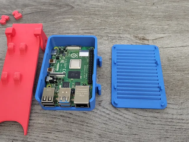 SV06 Pi case & holder
