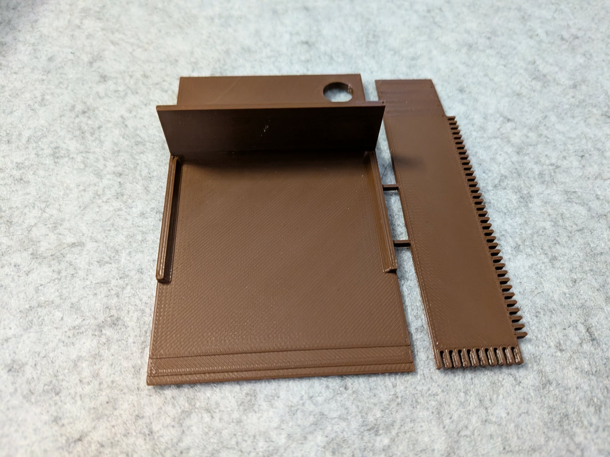 Glue trays - couple ideas
