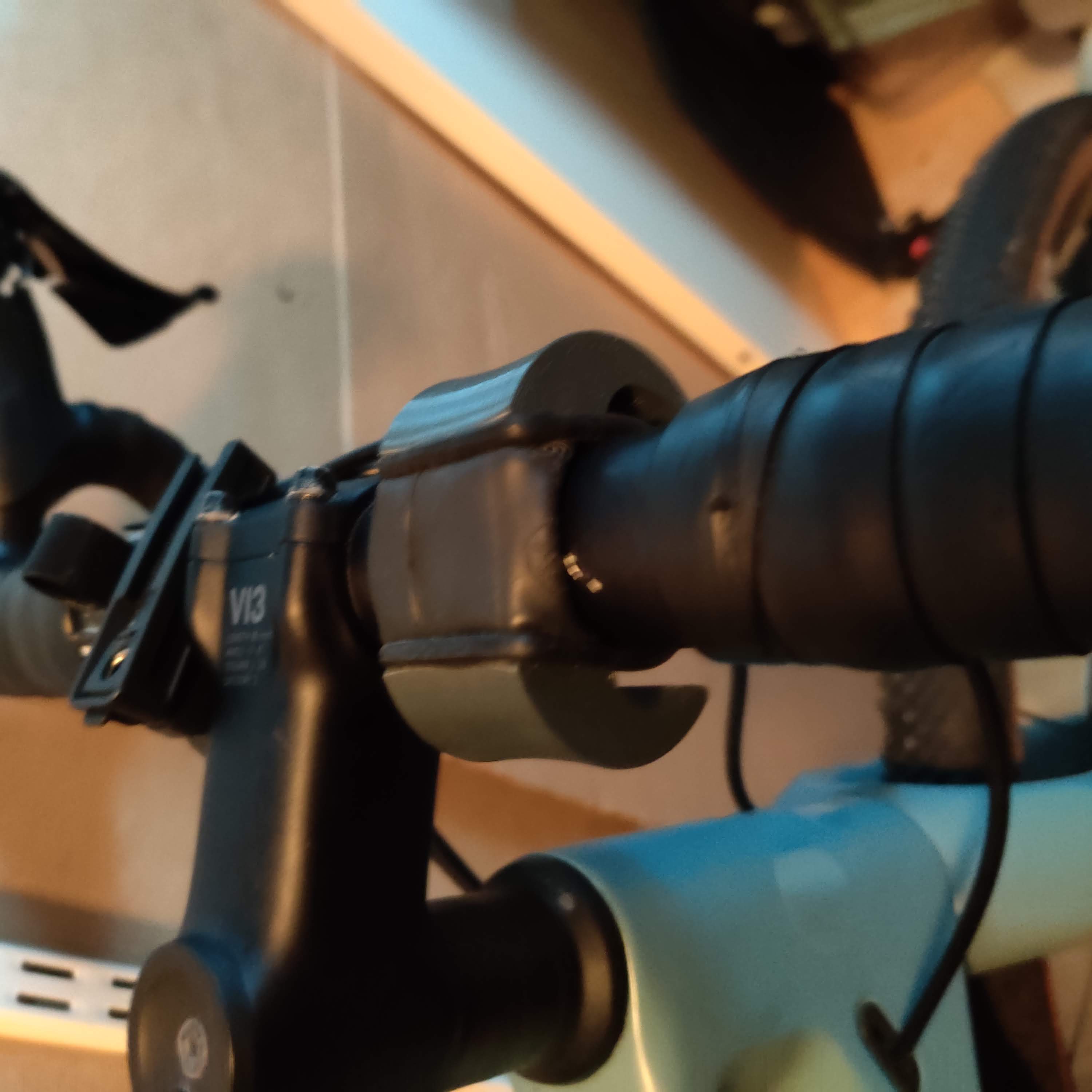 Wrist Device Handlebar Mount by Matti Download free STL model