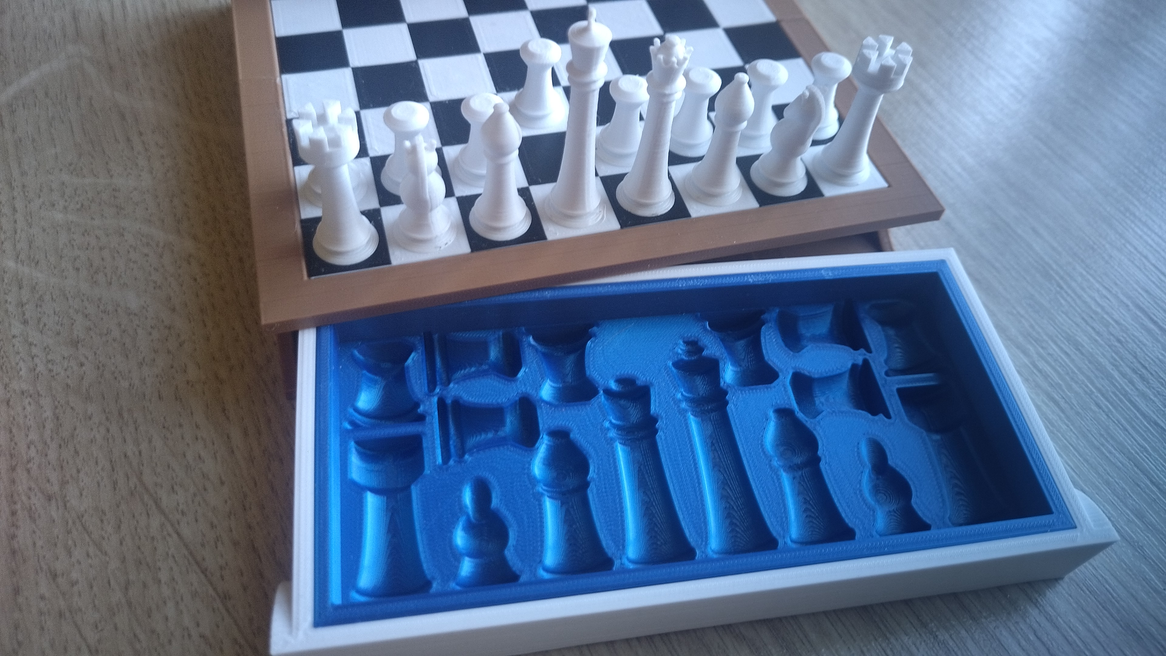 Travel Chess Set by brett Download free STL model