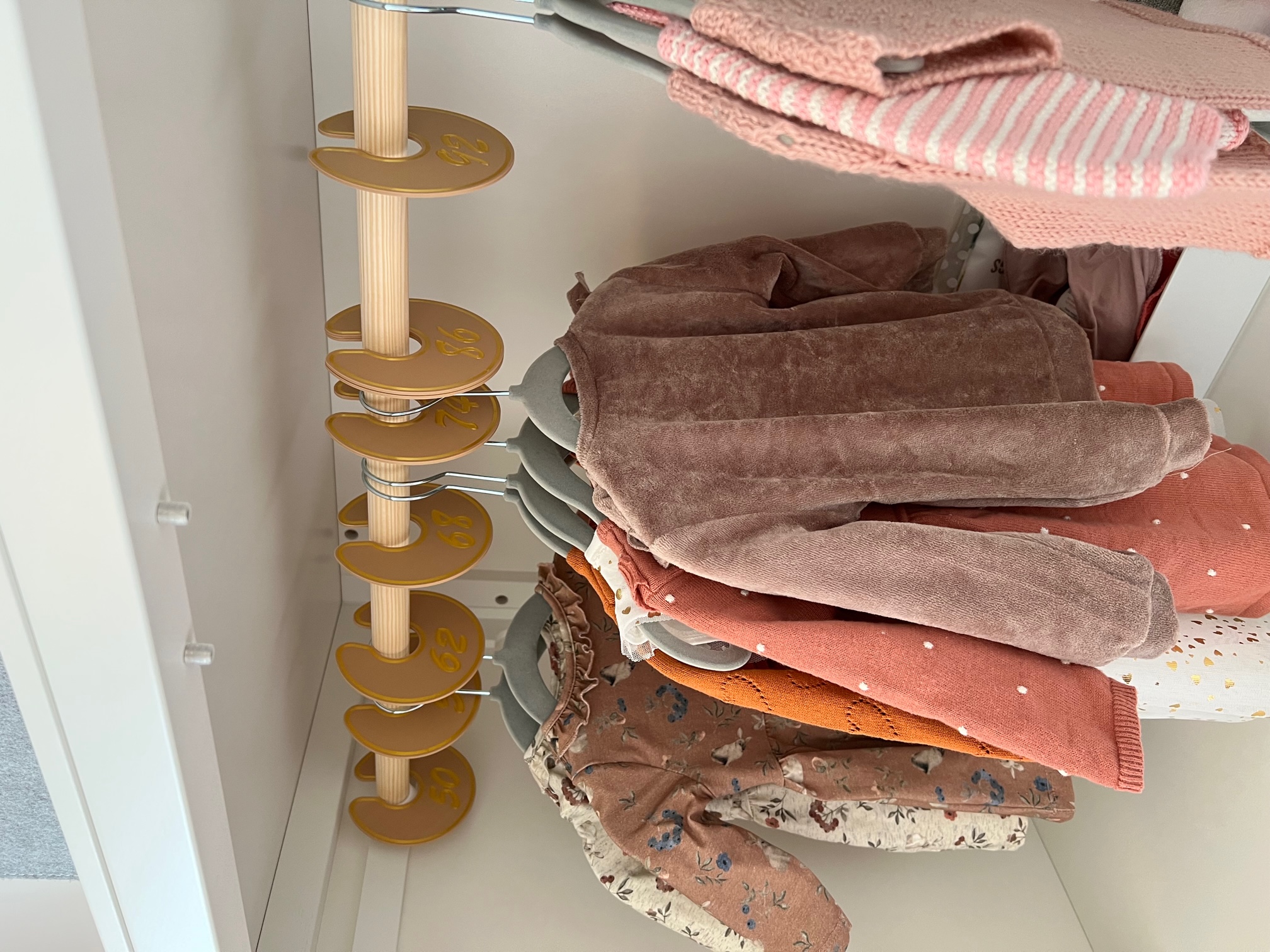 Children's clothes divider for clothes rail (dual-extruder, AMS, MMU)