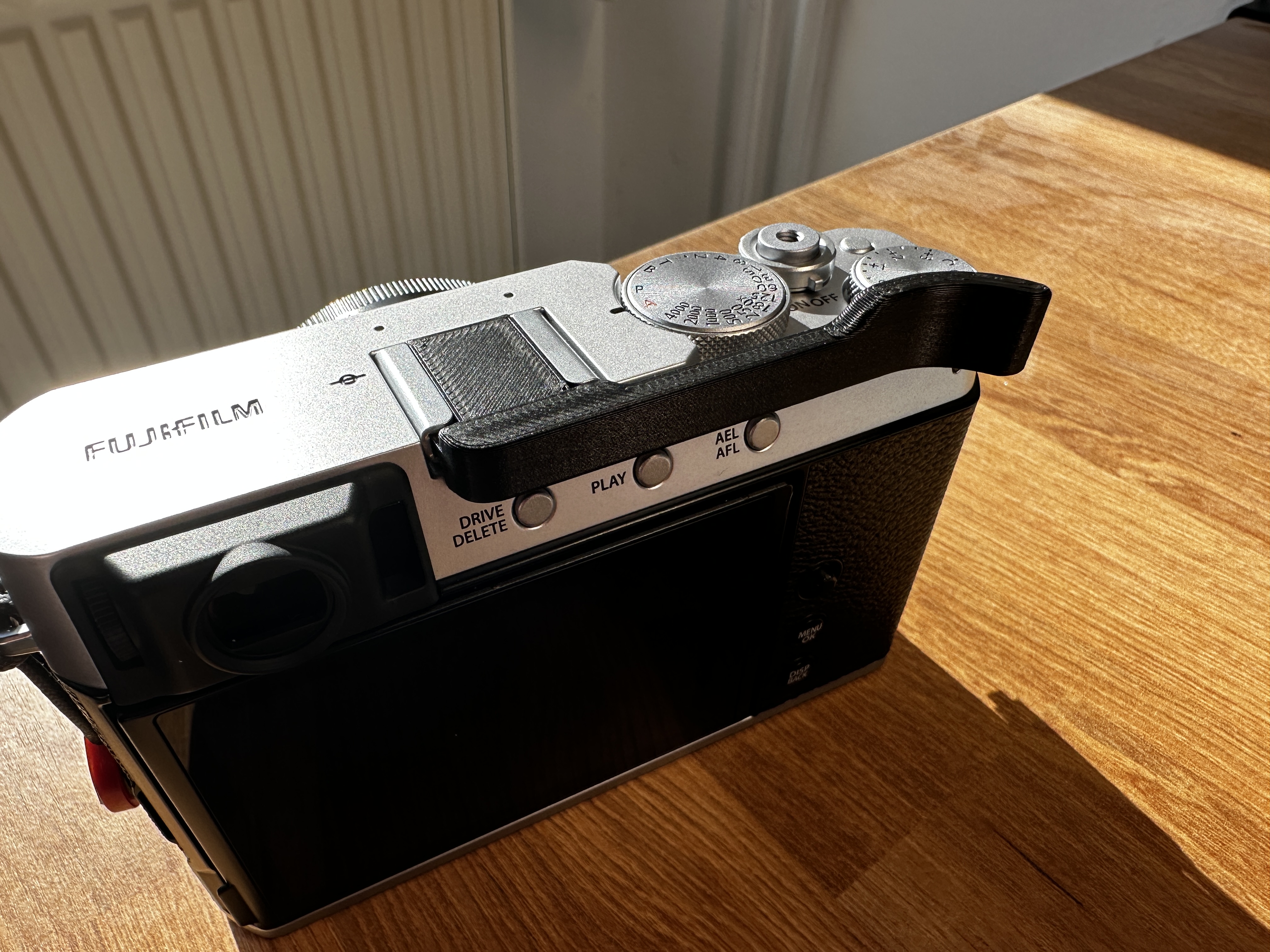 Fujifilm X-E4 hot shoe thumb grip