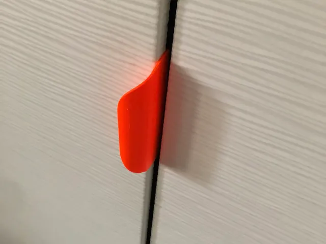 Cupboard handle