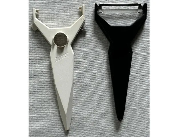 Vegetable peeler handle