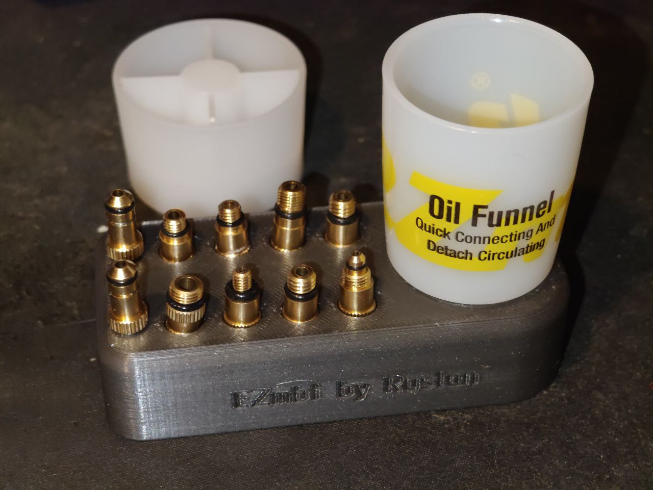 EZmtb - Brake Bleed Funnel and connector Stand