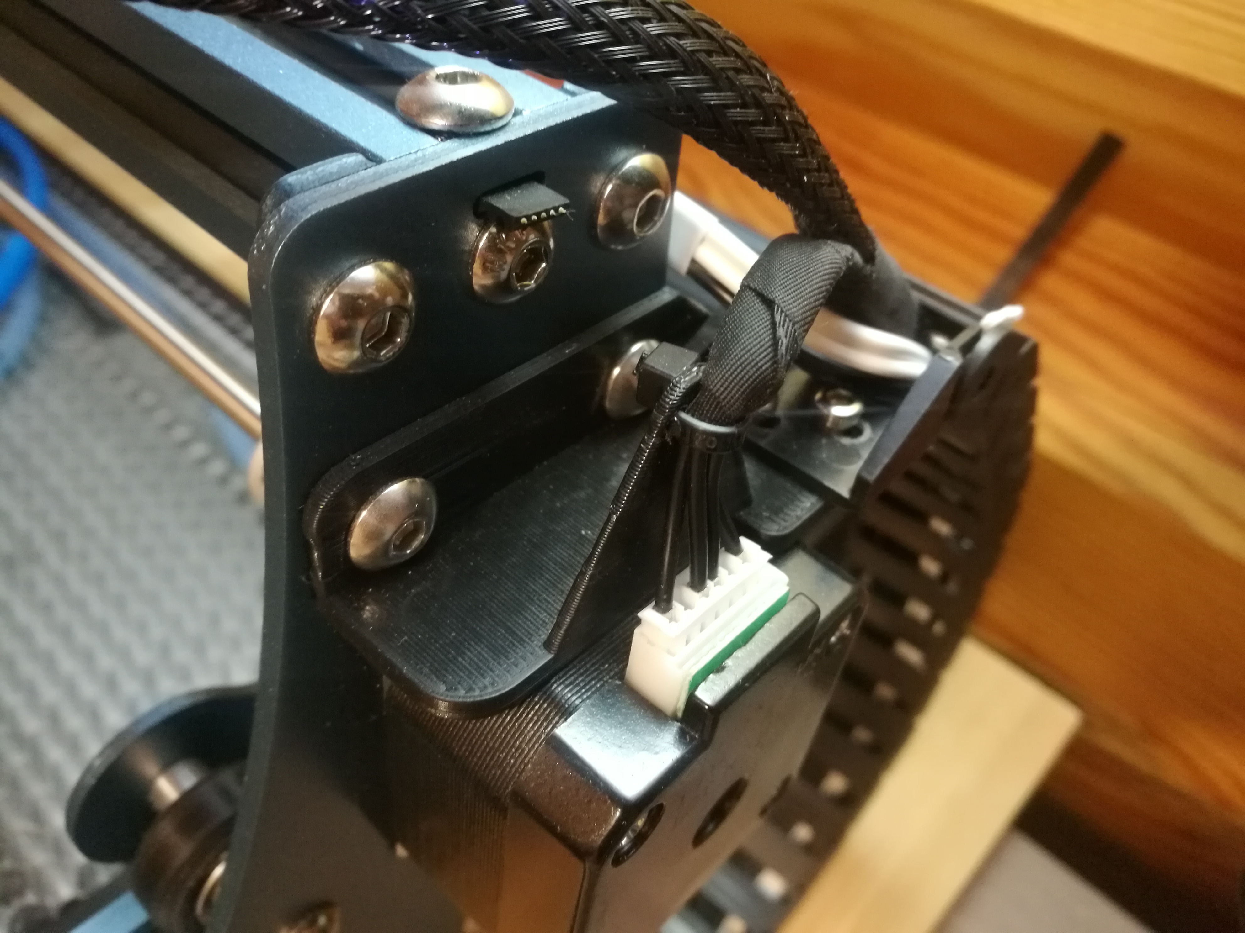 Sculpfun S9 drag chain holder - sits on X axis motor