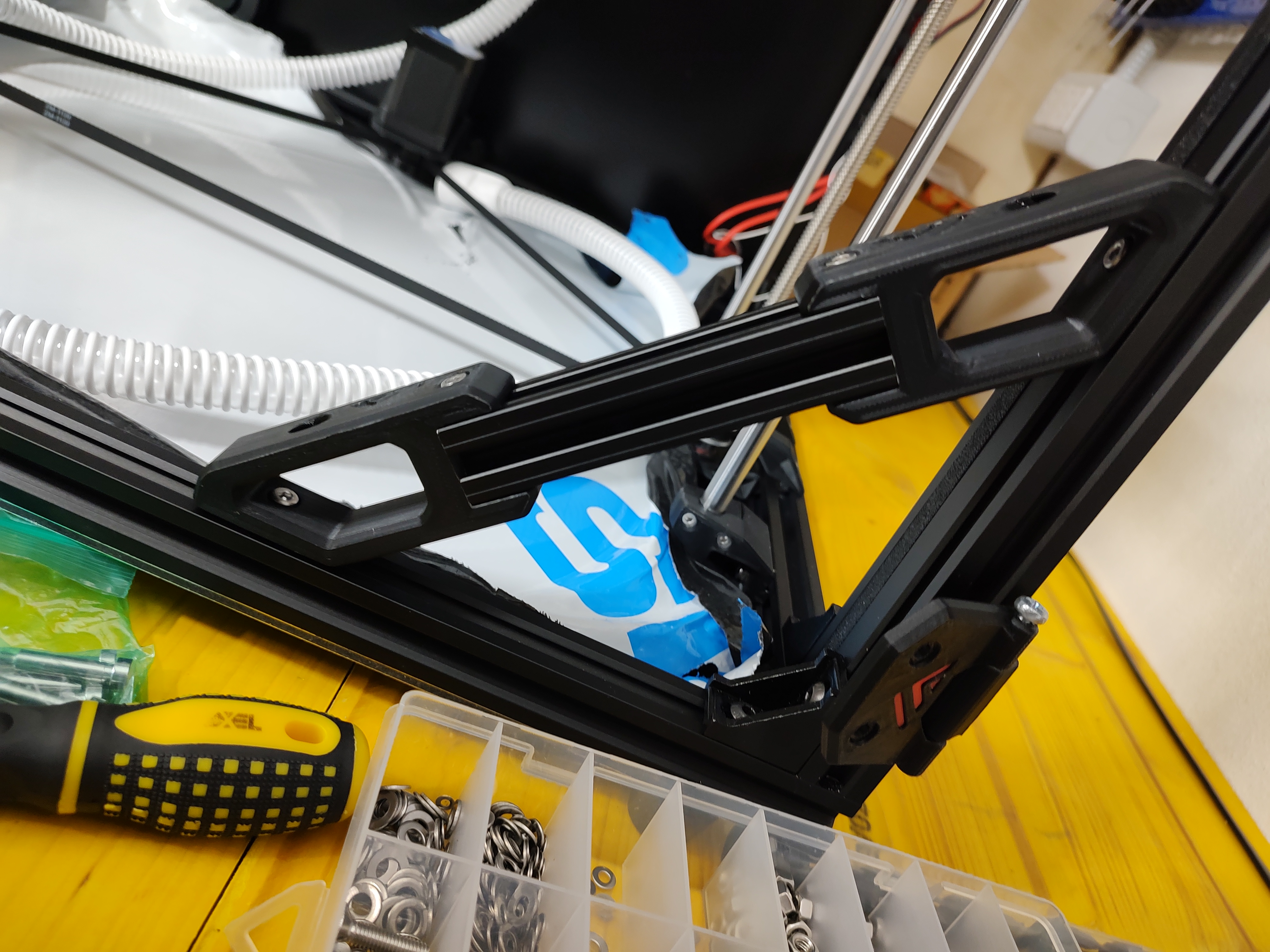 VZ-Bot Frame Brace with 2020 profile