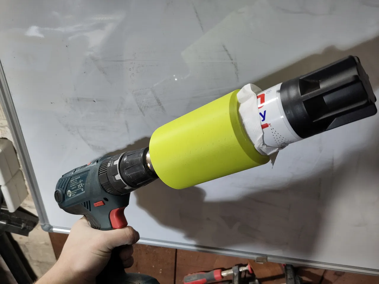 Eccentric paint spray can shaker/mixer for your drill by Marvin