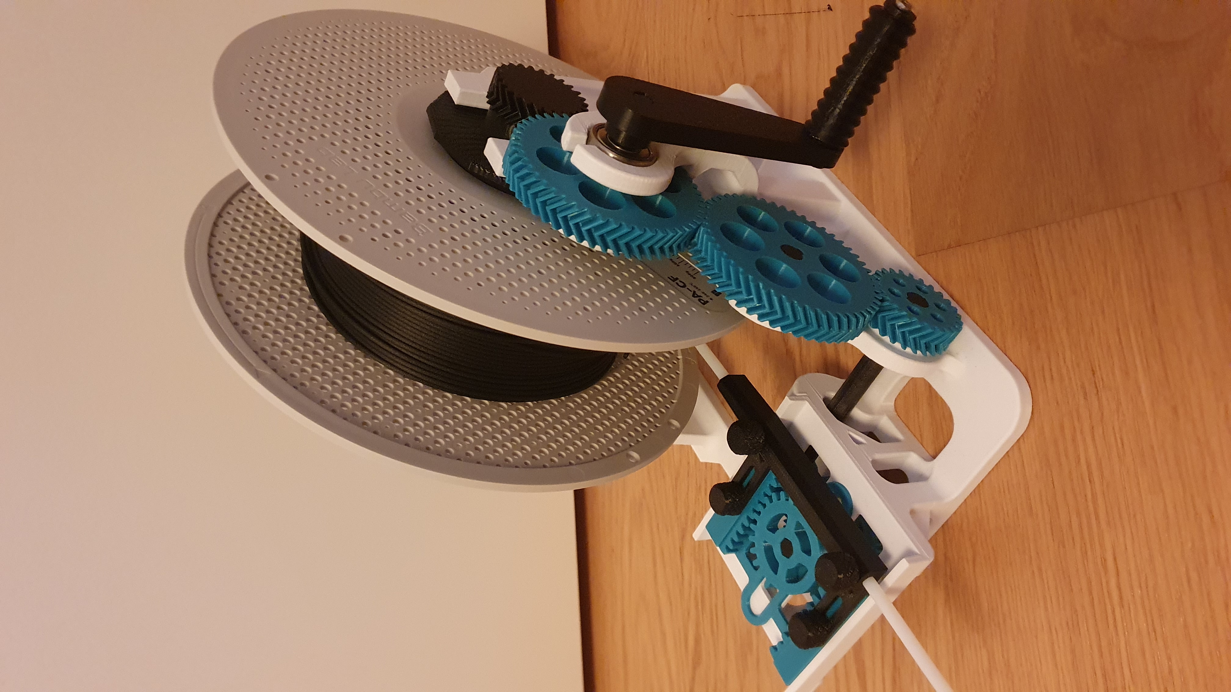 Miniatura 2 do modelo 3D Spooler axis that does not require an adapter-disk