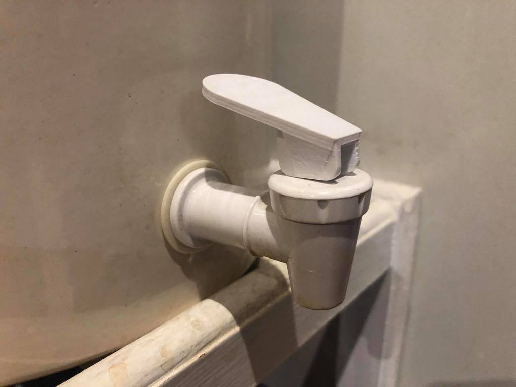 Water dispenser valve lever replacement by Oleksii Zelivianskyi