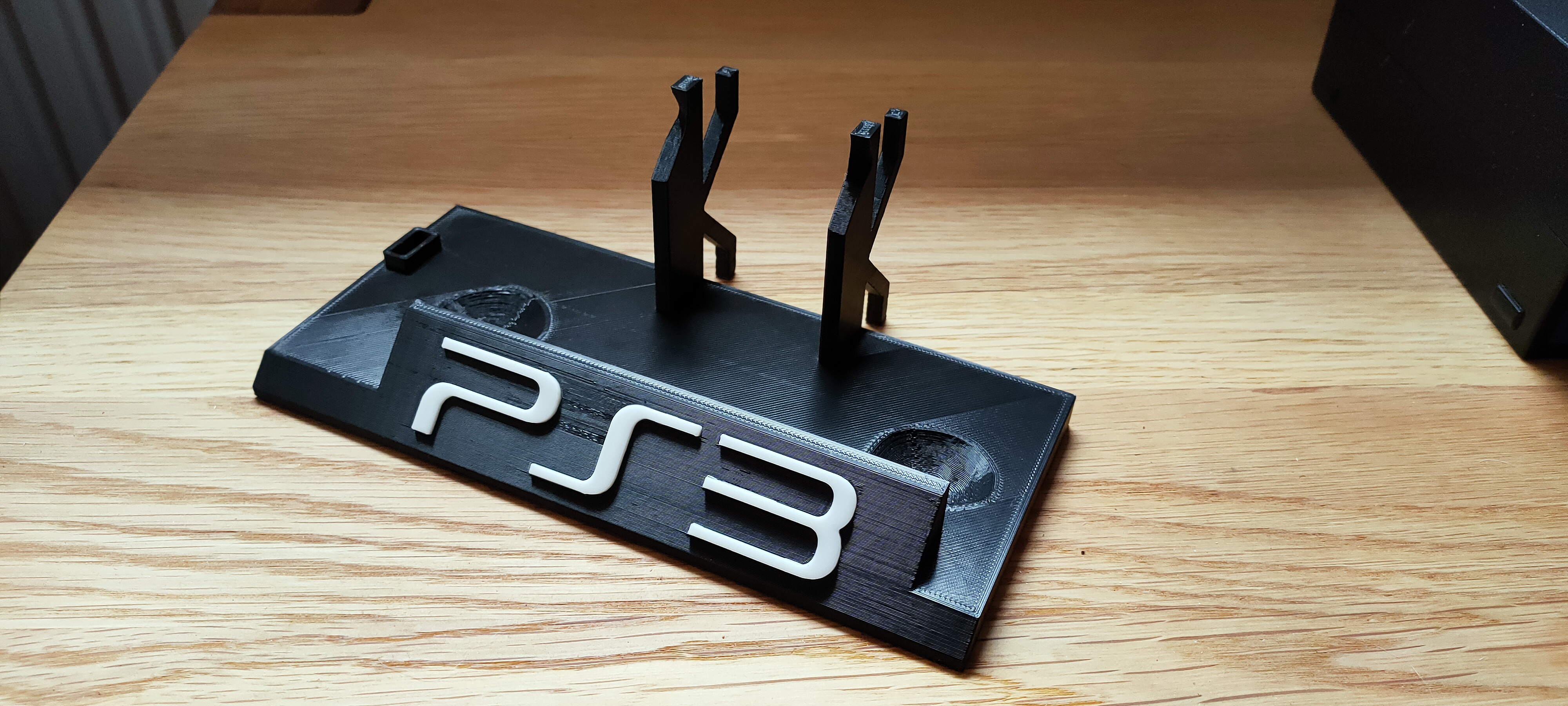 Miniatura 2 do modelo 3D PS3 DualShock controller stand with Logo