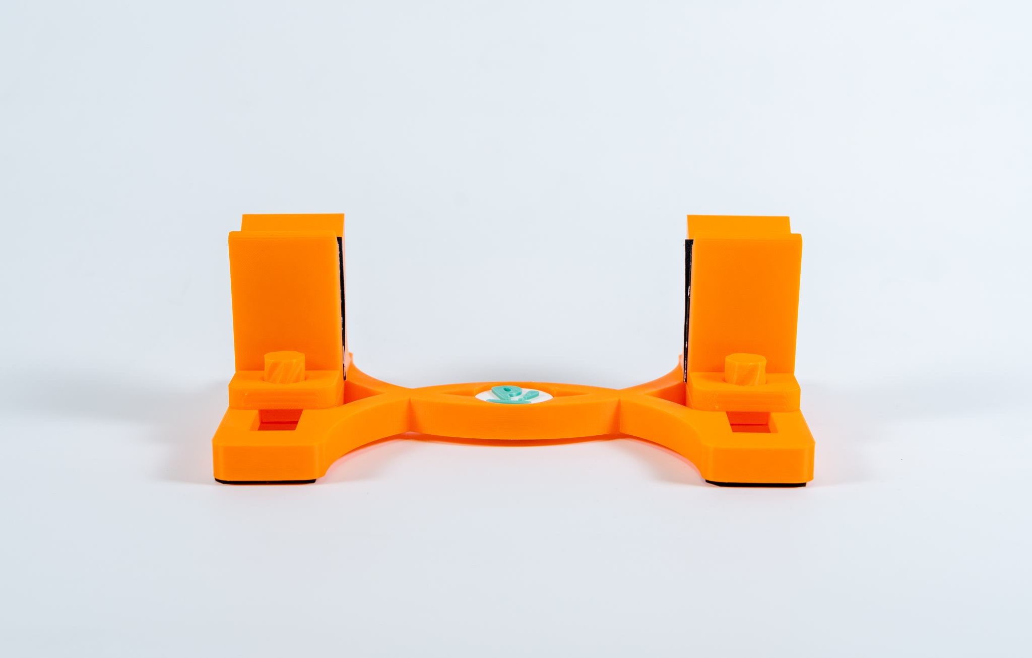 Miniatura 2 do modelo 3D Customizable vertical laptop stand