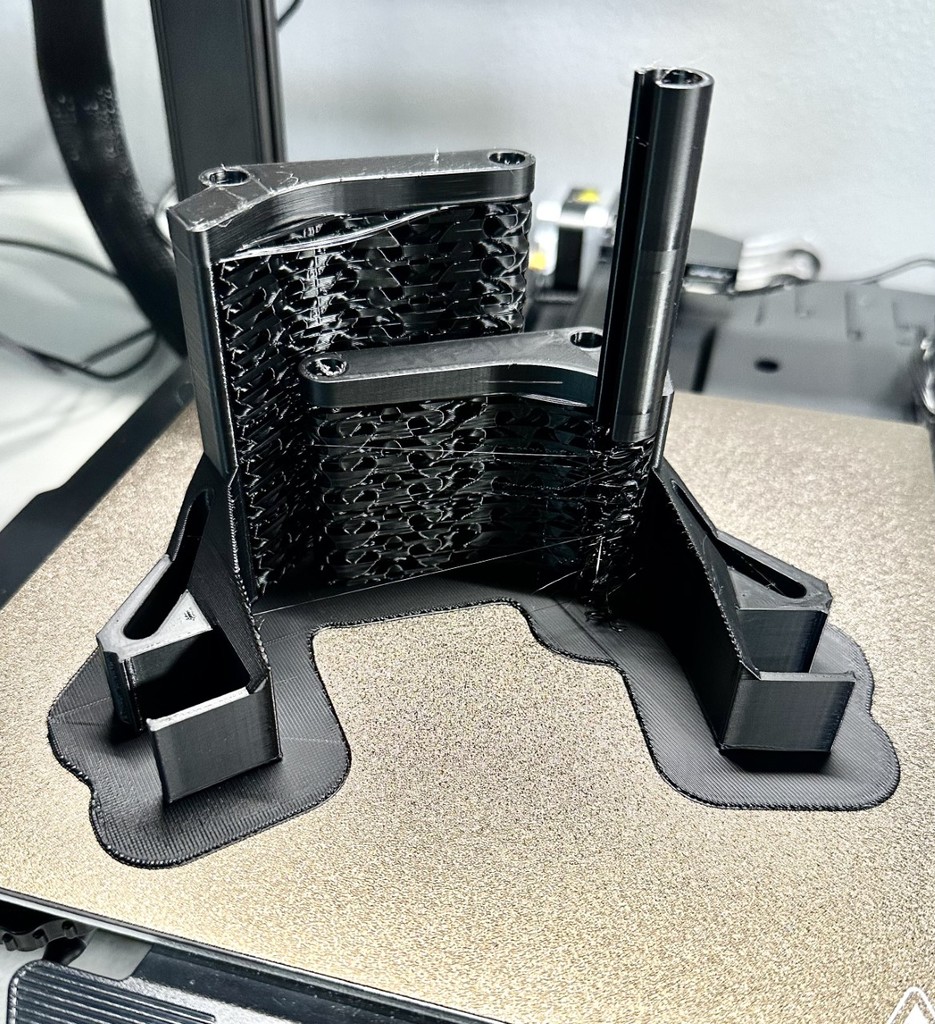 STL file Creality Sonic Pad Mount for Ender 3 S1 Pro 🧞‍♂️・3D printable  model to download・Cults