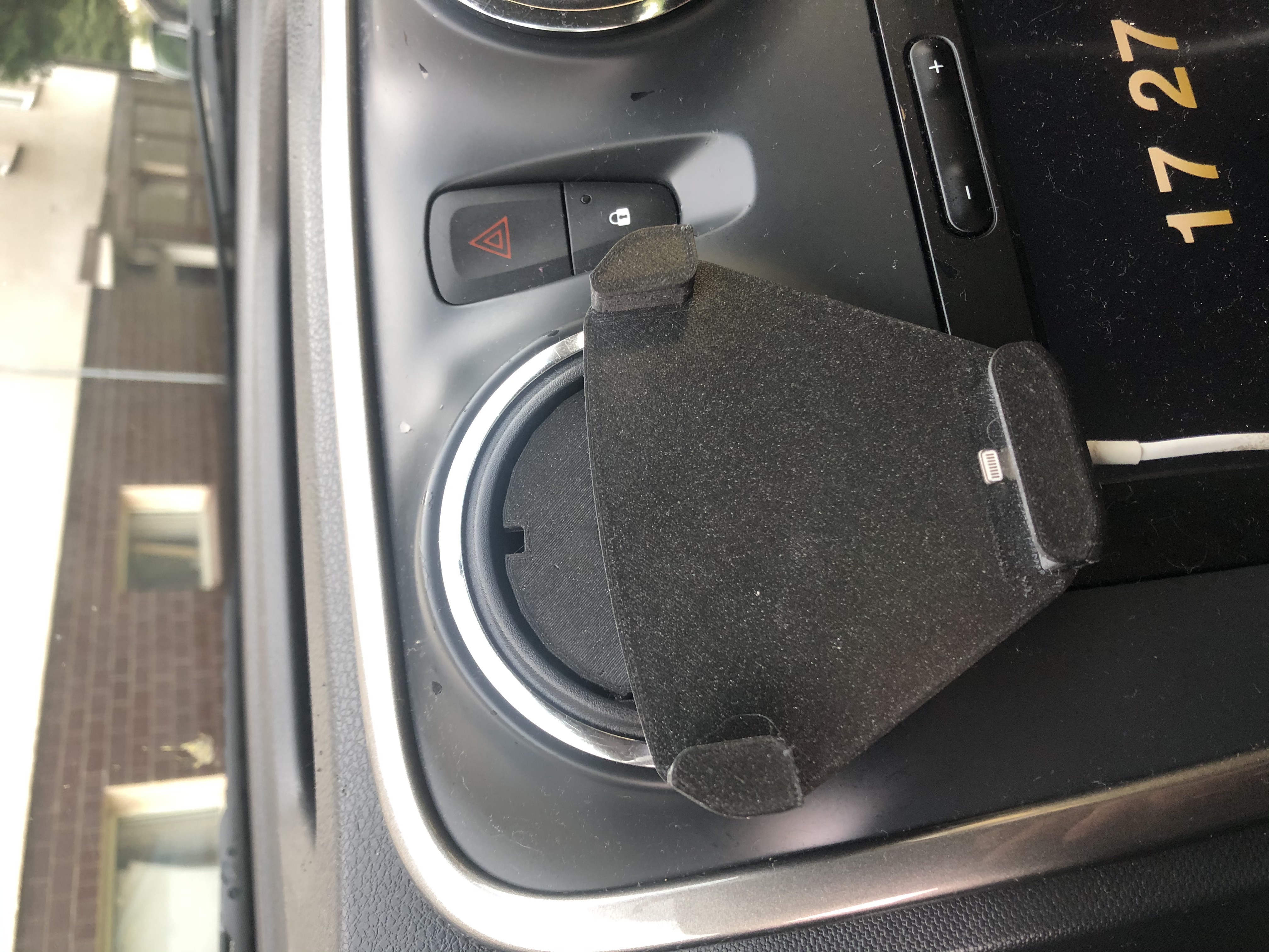 Miniatura 5 do modelo 3D Car Holder iPhone 8 plus