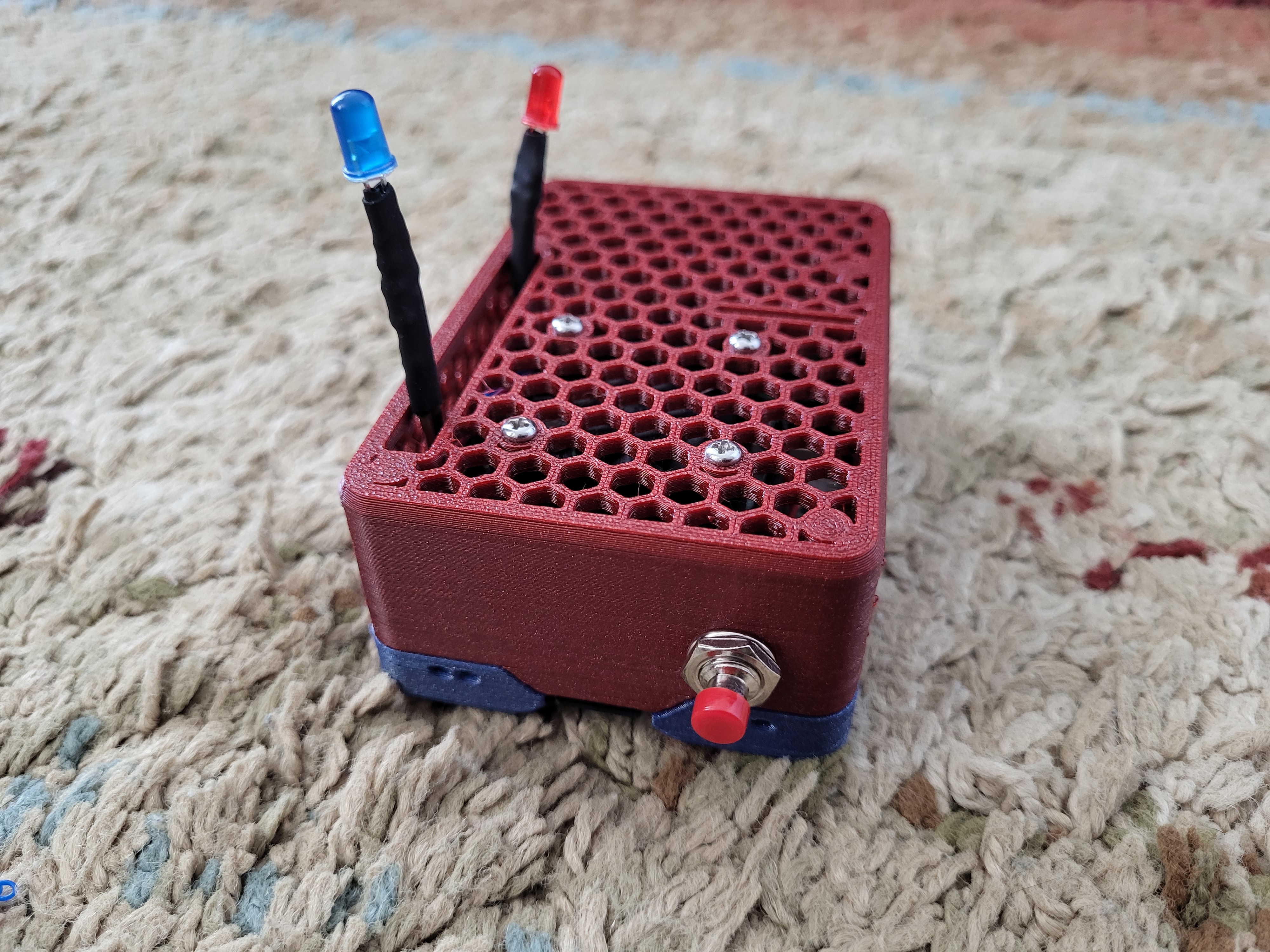 Remix Malolo's screw-less / snap fit Raspberry Pi 4 Model B Case with Power Button Hole