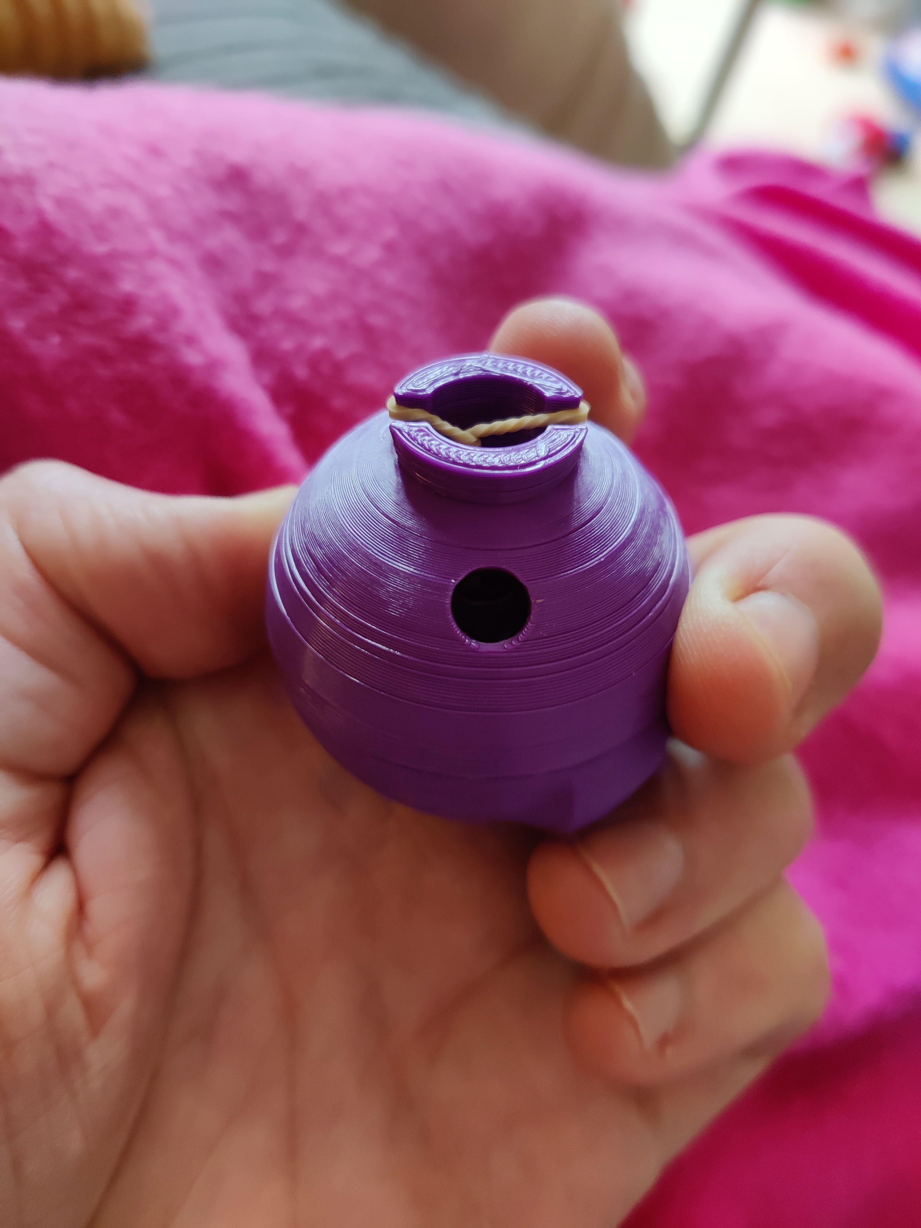 Wind-up Cat Toy (Ball) with treat hole