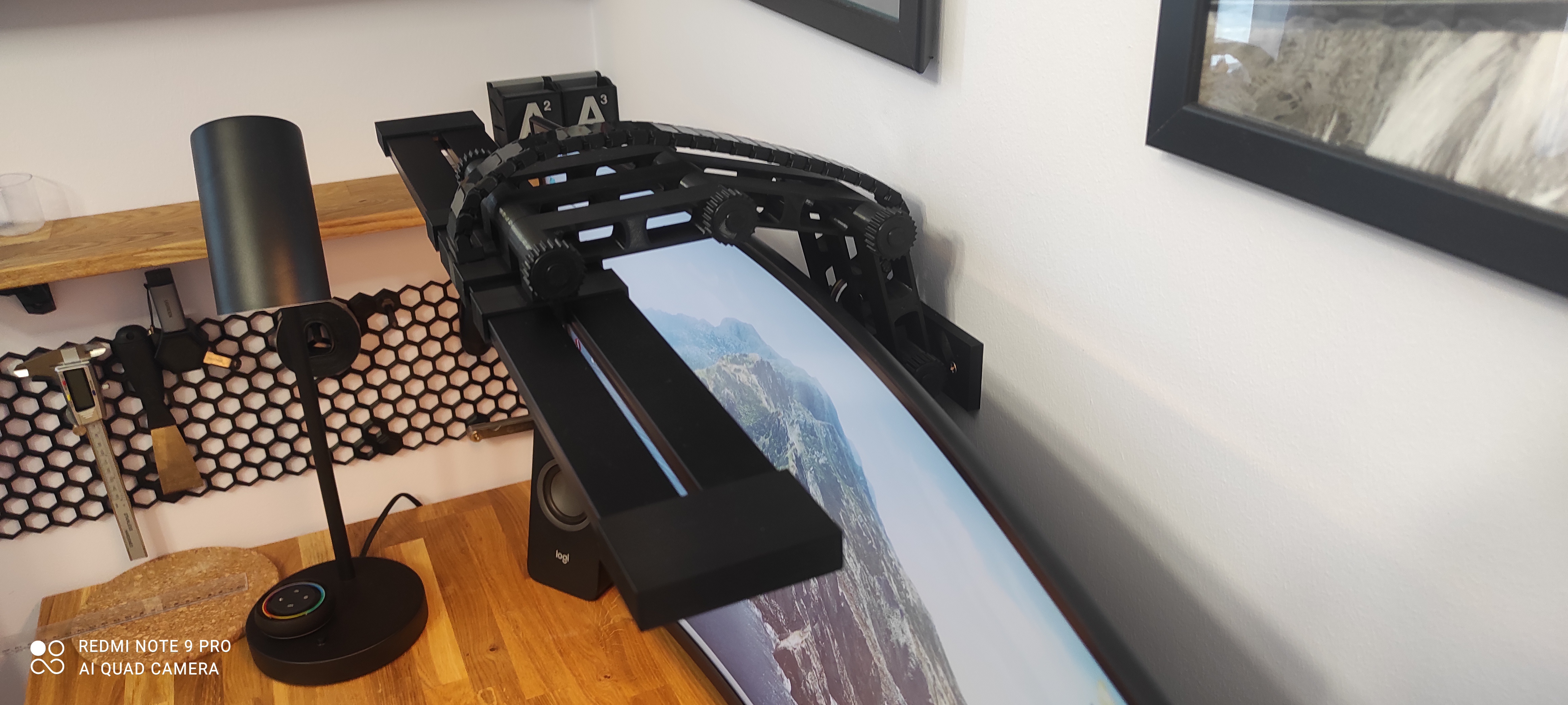 Fully adjustable monitor light bar with RGB