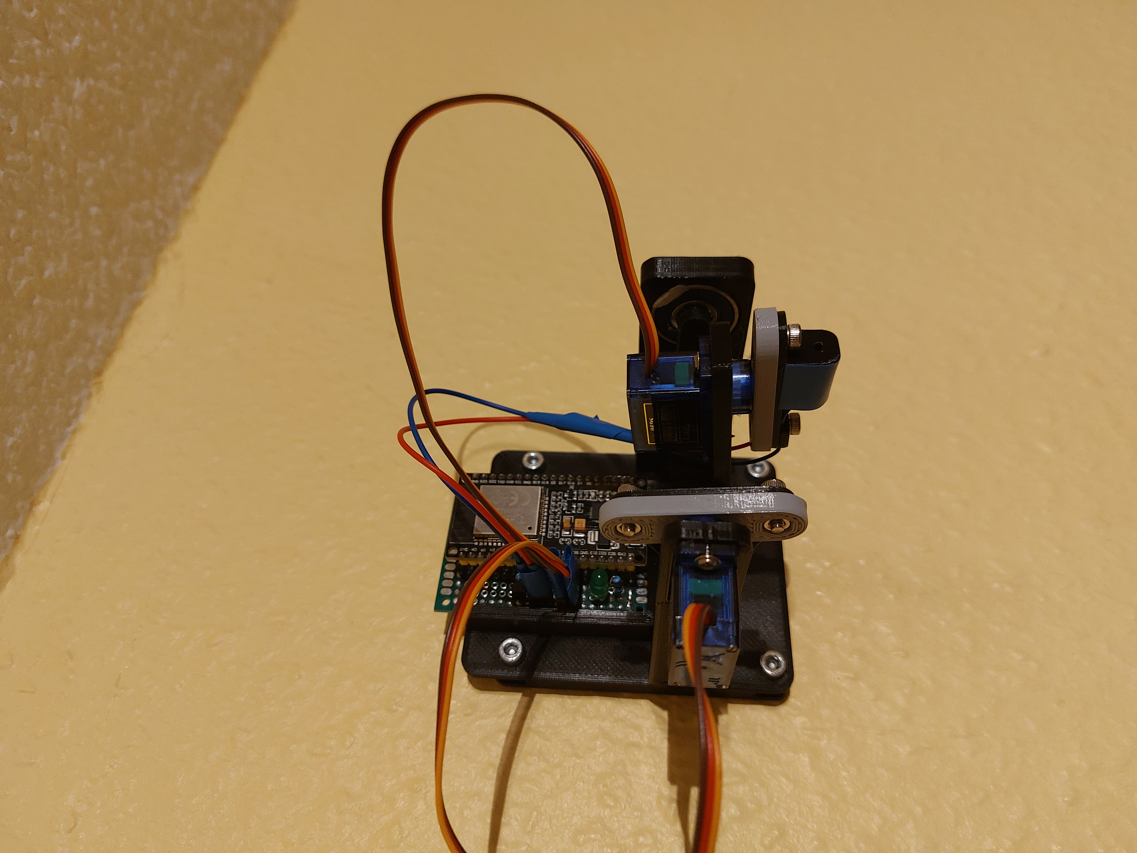 2 moving axis laser toy for cats