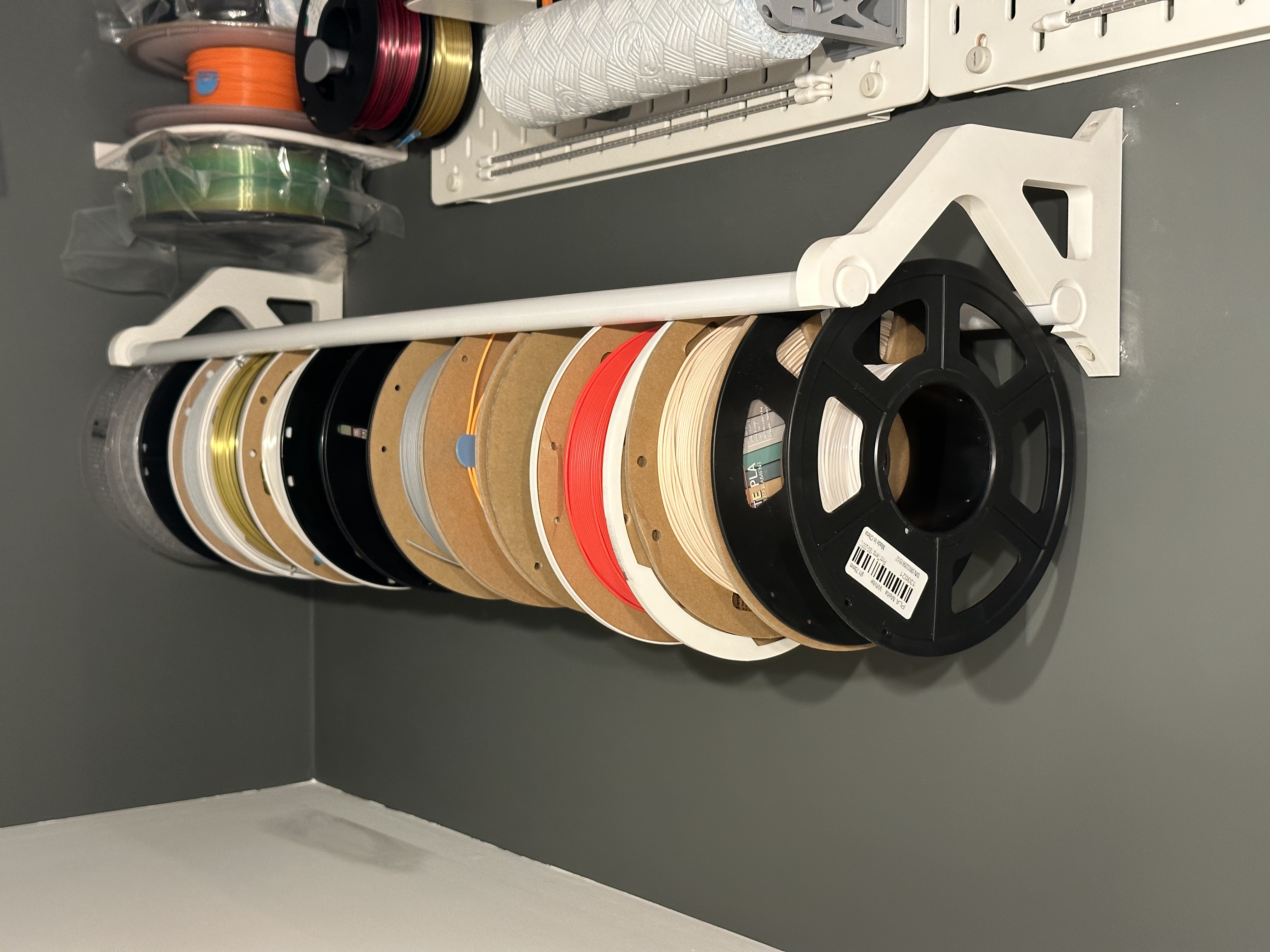 Customizable Filament Shelf (for different pole/rod sizes)