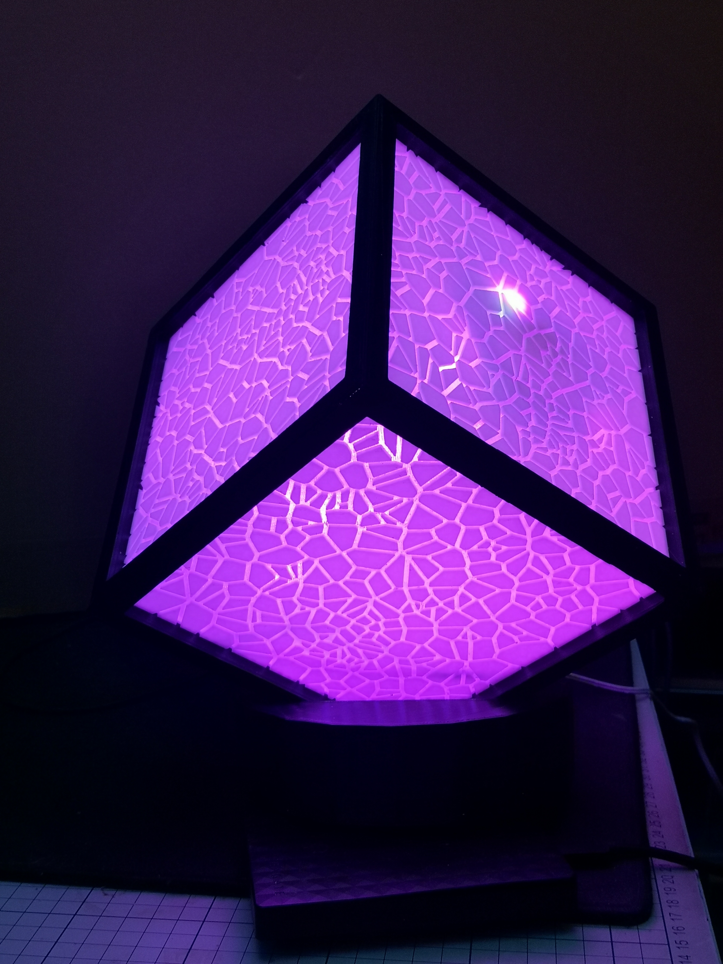 Voronoi Cube Lamp for led or bulp