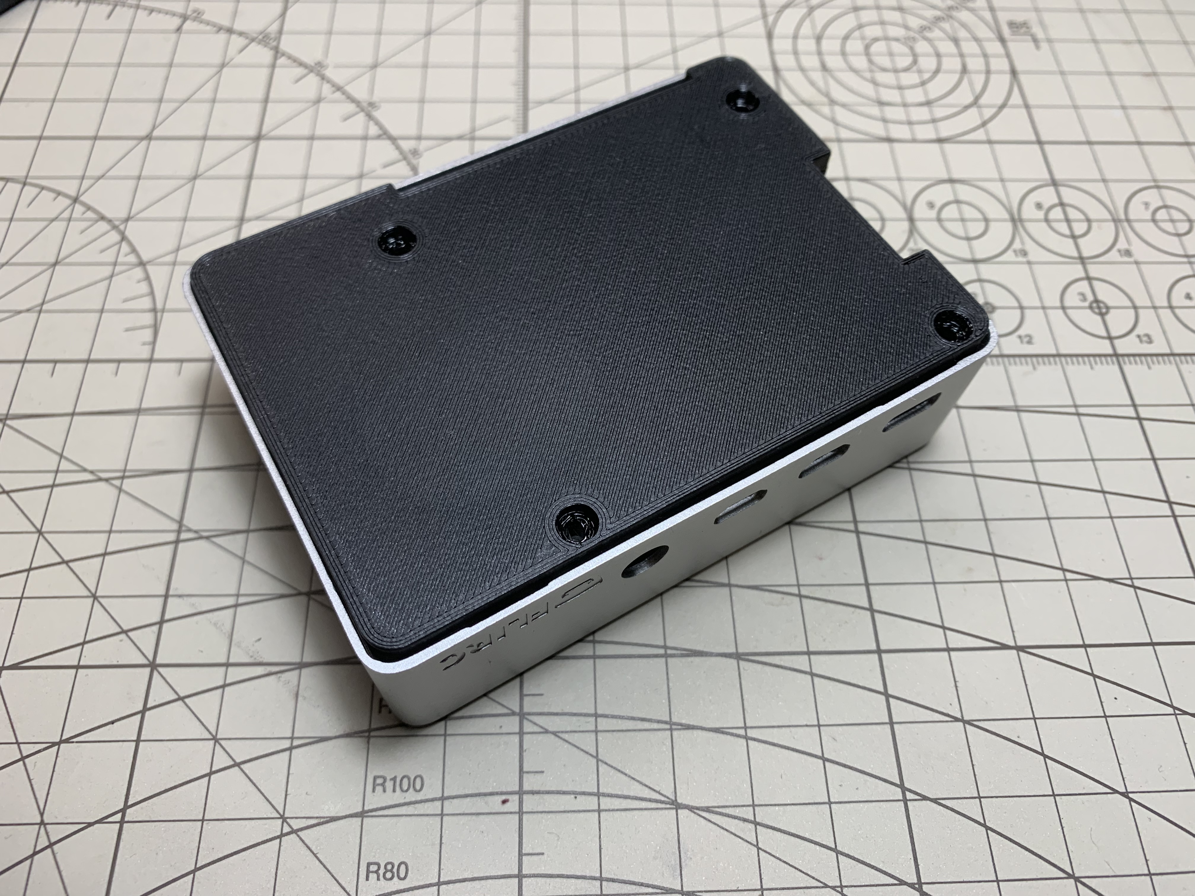 Miniatura 2 do modelo 3D Flirc Raspberry Pi 4 case - replacement bottom cover