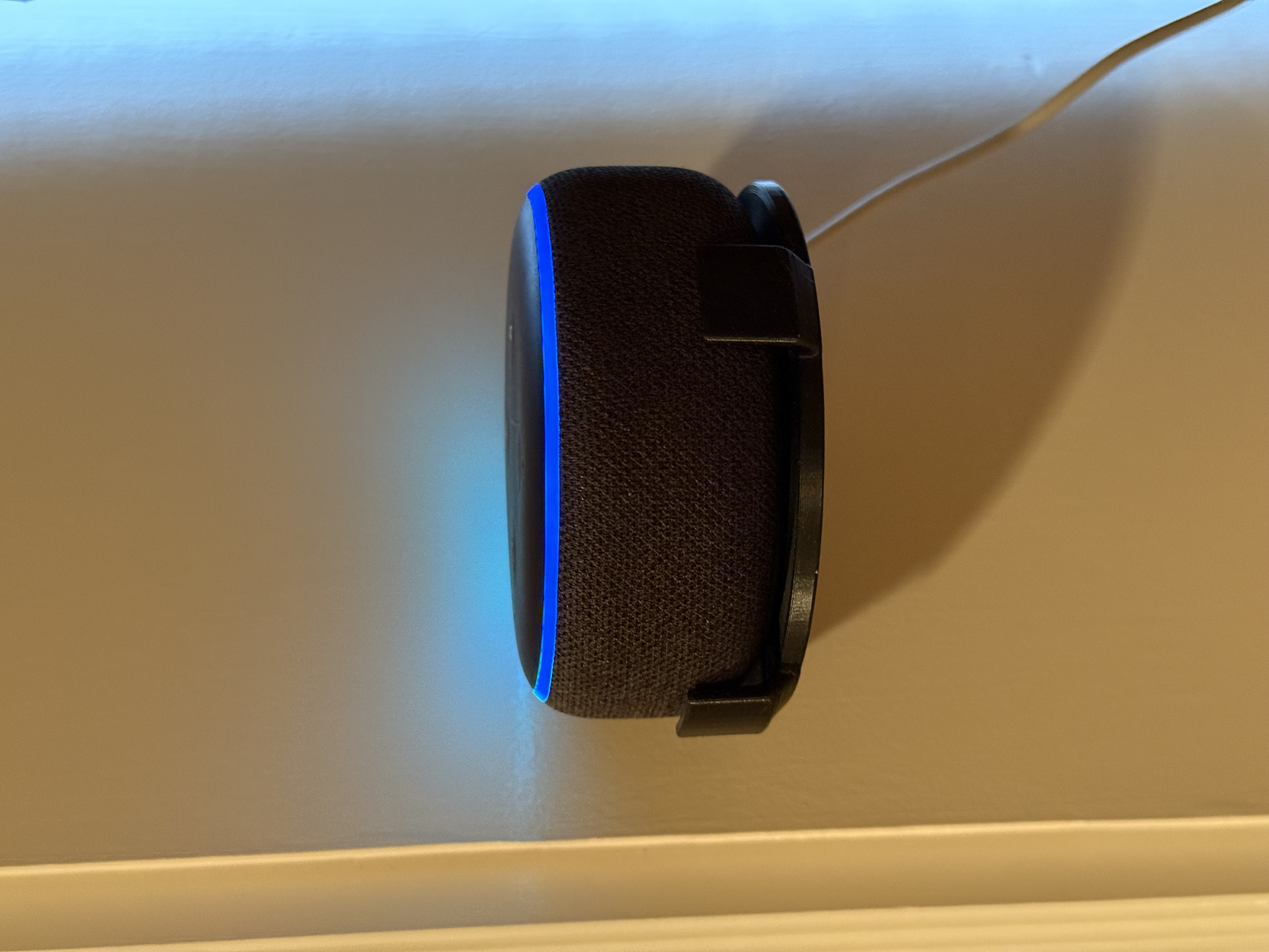 Miniatura 4 do modelo 3D Echo Dot 3rd Gen Shelf Wall Mount