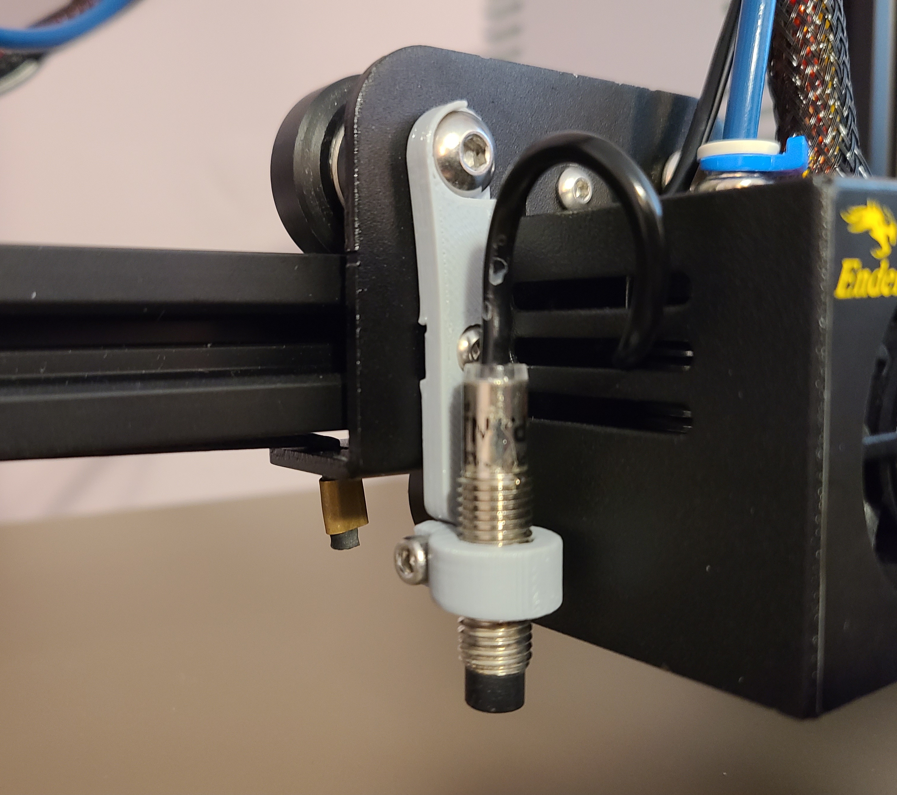 8mm Inductive Probe (e.g. P.I.N.D.A) mounting bracket for Ender3 by