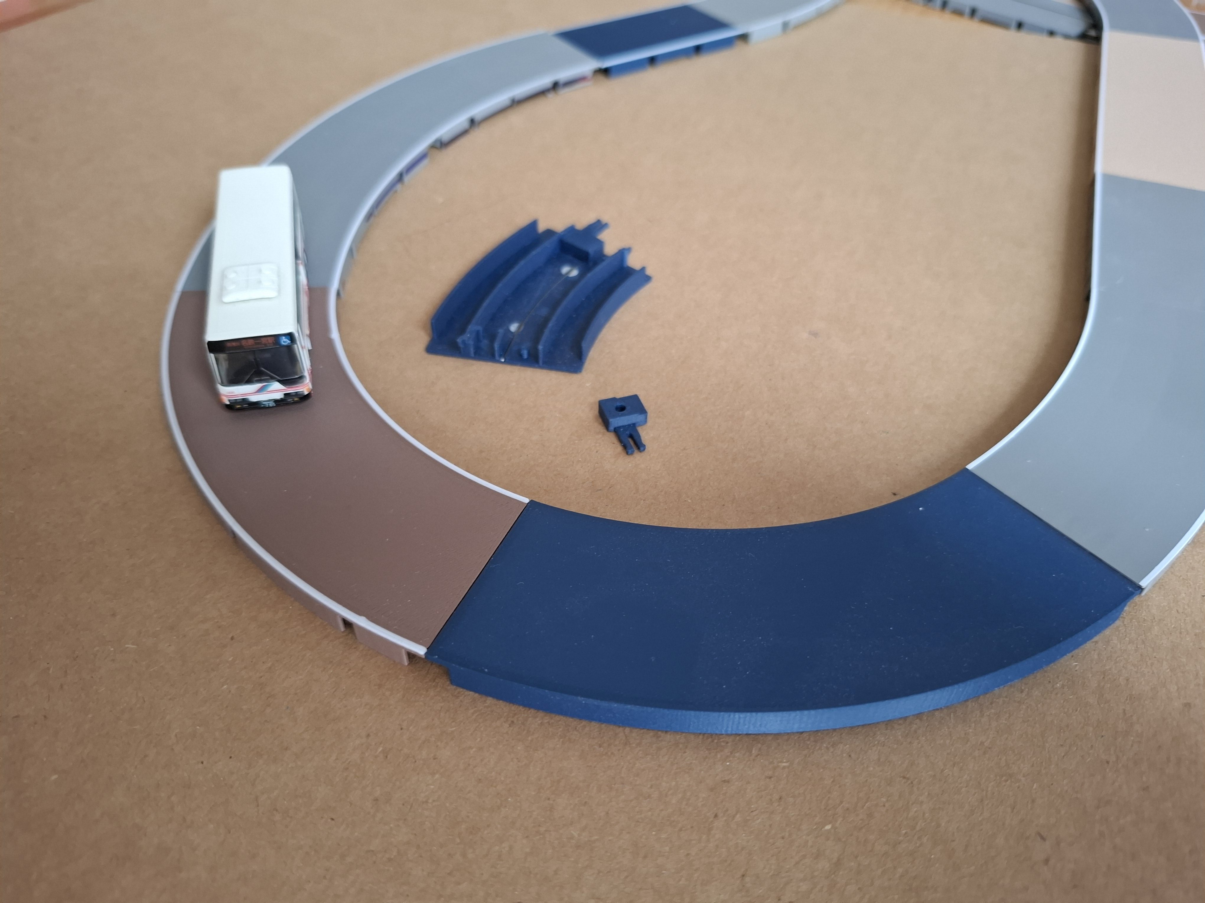 DIY-Streetplates for Tomix Running Bus system, n-scale