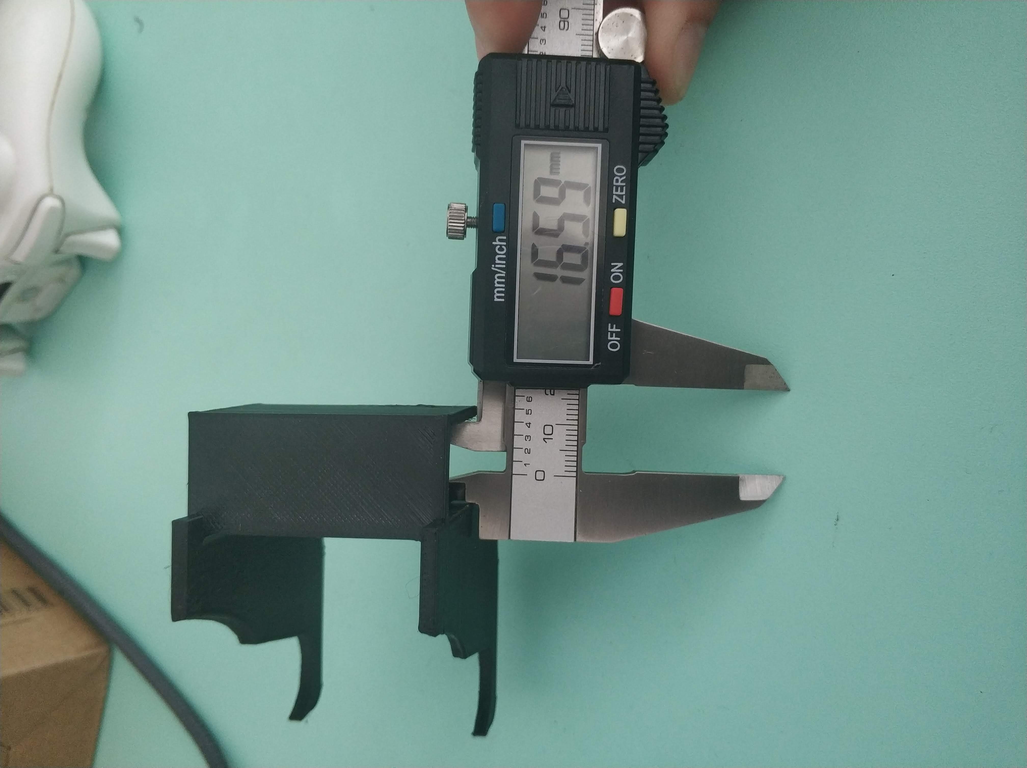 Miniatura 4 do modelo 3D Xbox Controller holder