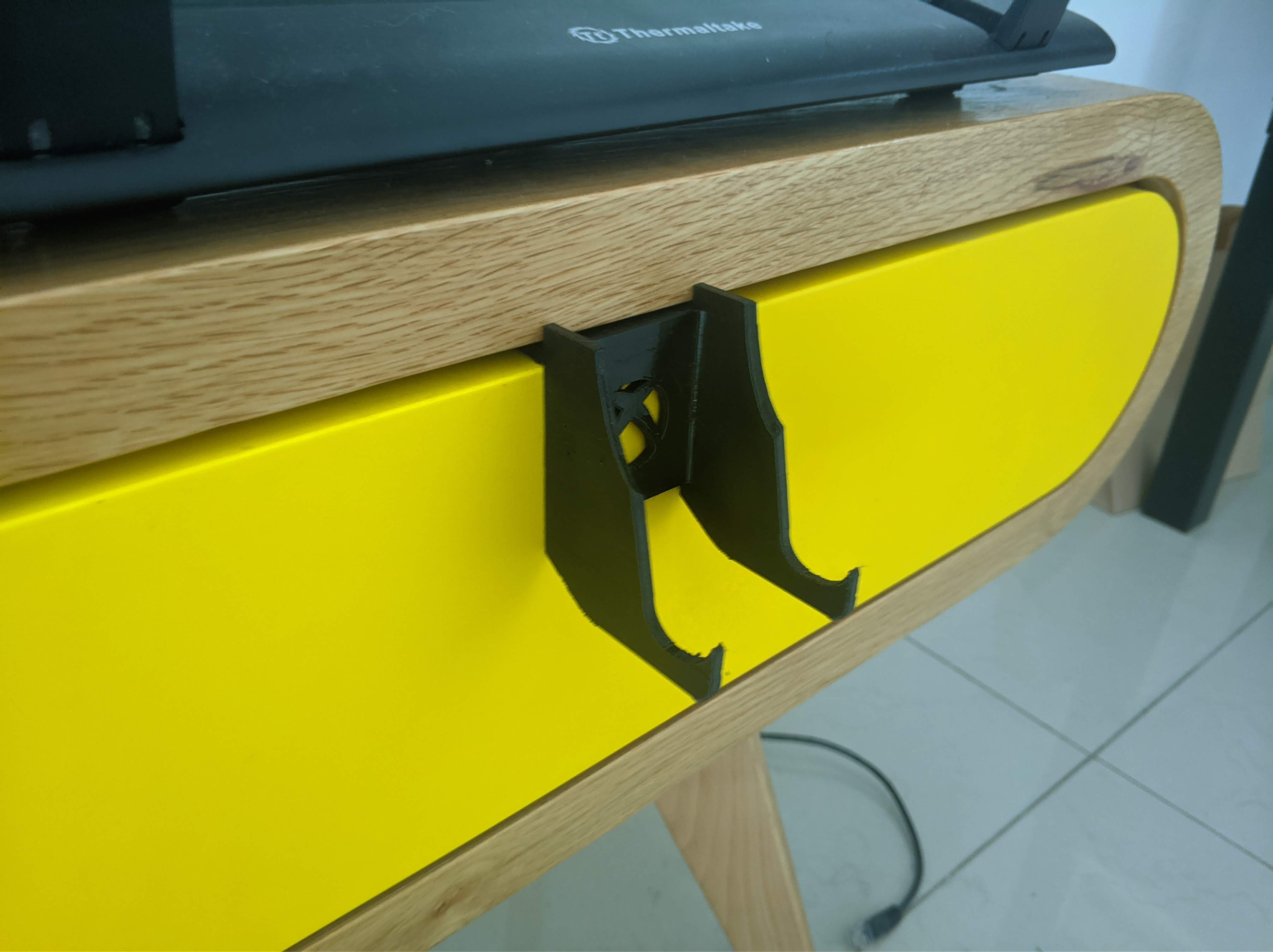 Miniatura 9 do modelo 3D Xbox Controller holder
