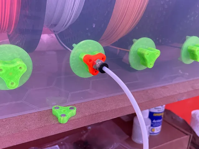 Magnetic Bulkhead for filament dry box,