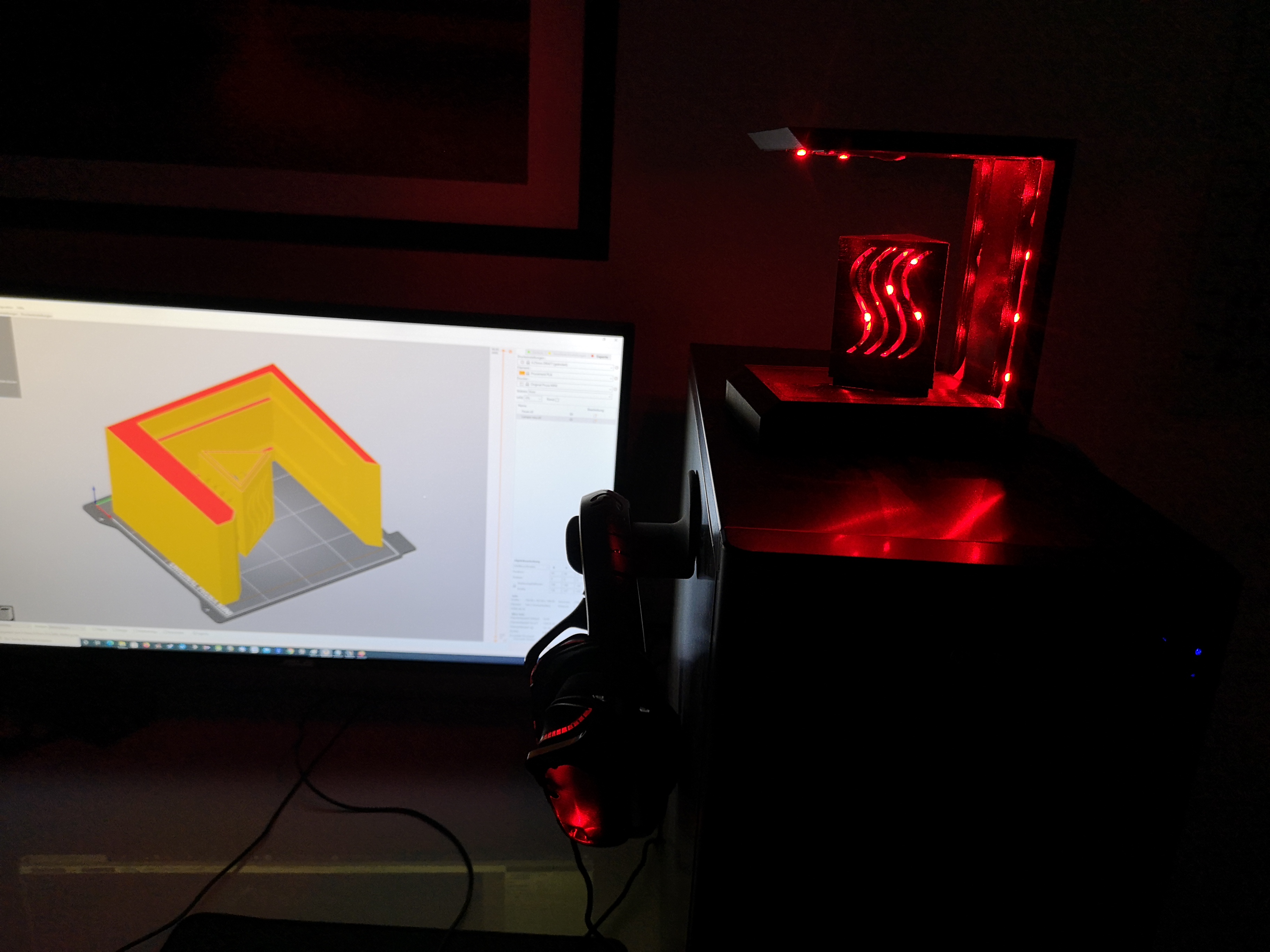 Miniatura 3 do modelo 3D Desk Lamp - Fire Triangle