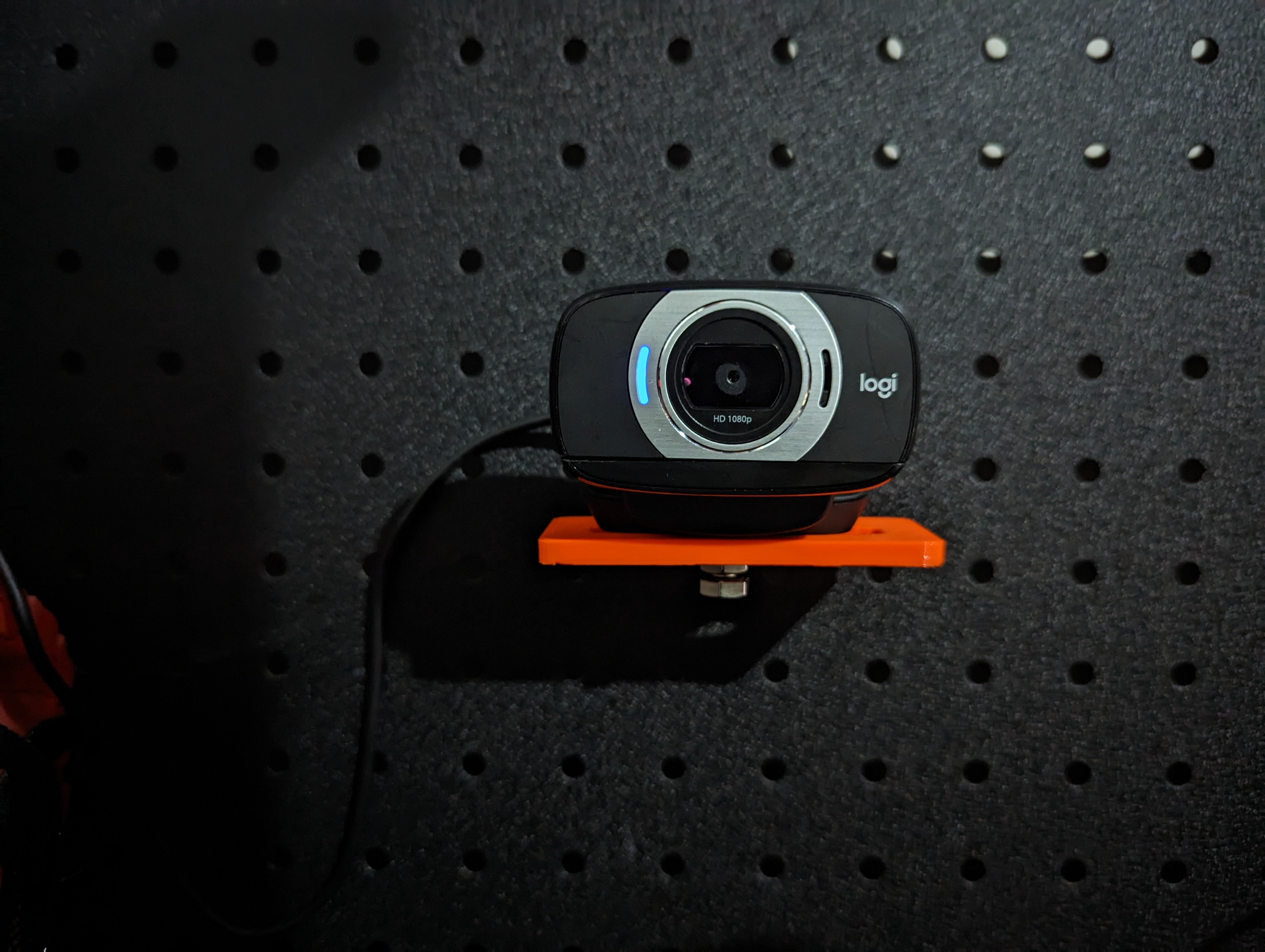 Pegboard - Webcamera mount
