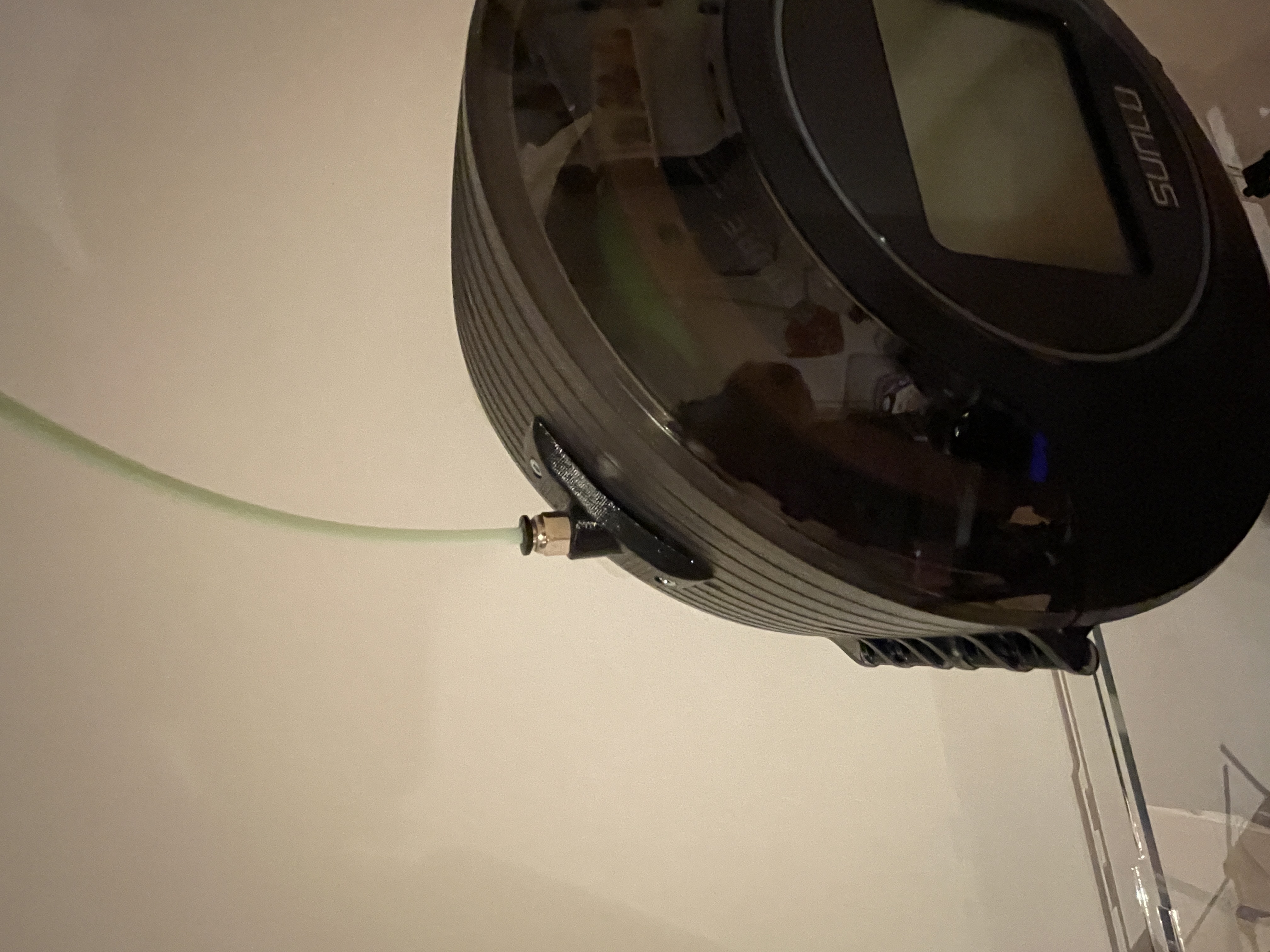 Filament outlet with PTFE pneumatic connection for Sunlu S2 Dryer with holes for M3 screws