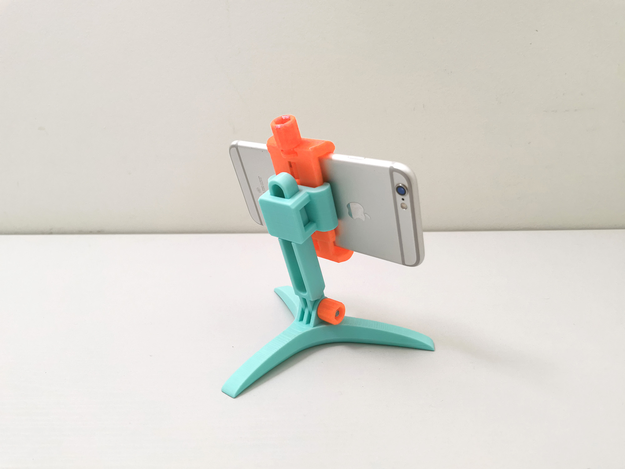 phone stand by DinobloxCZ Download free STL model
