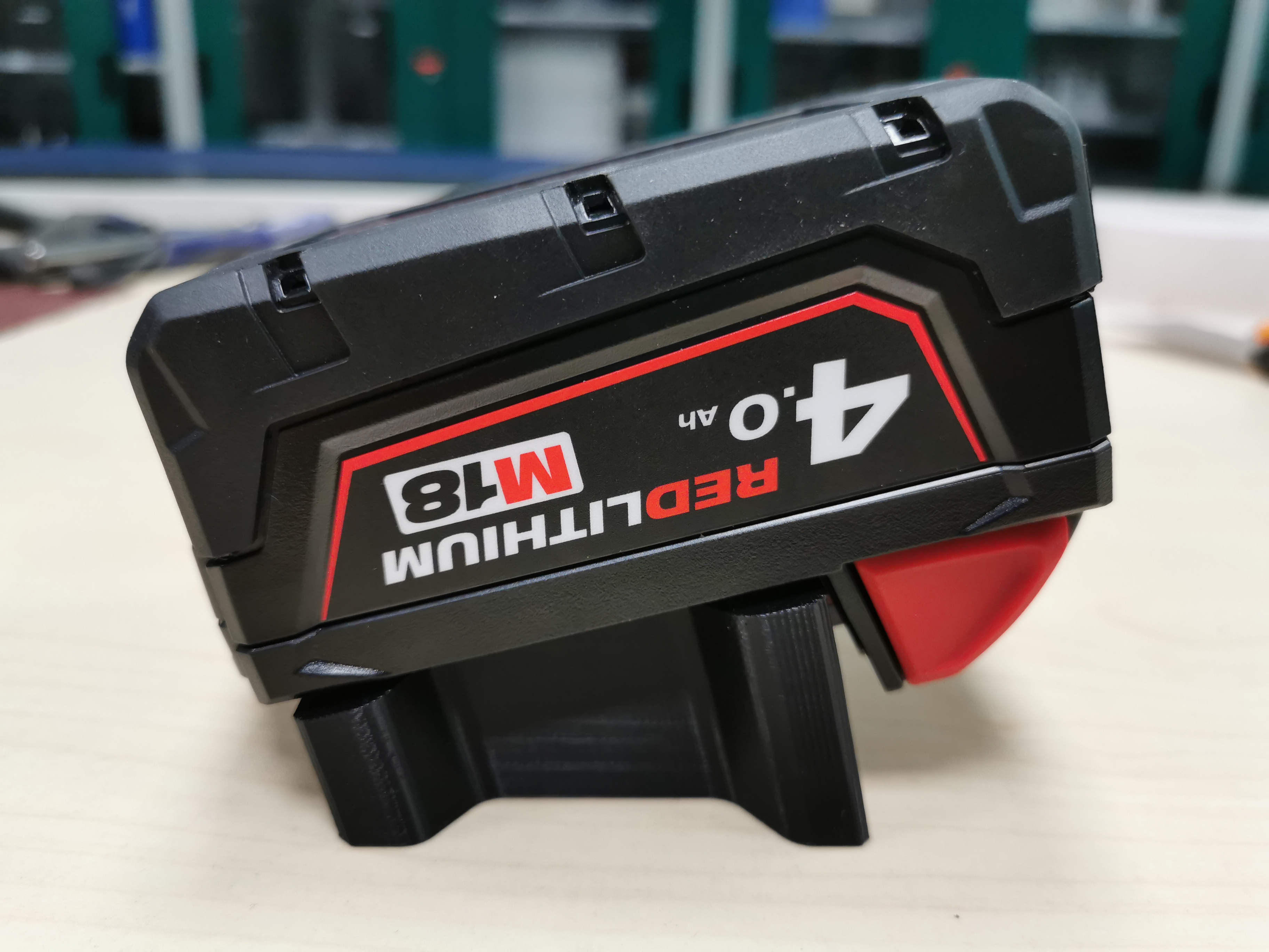 Milwaukee battery holder angeld / Milwaukee Akkuhalter angewinkelt