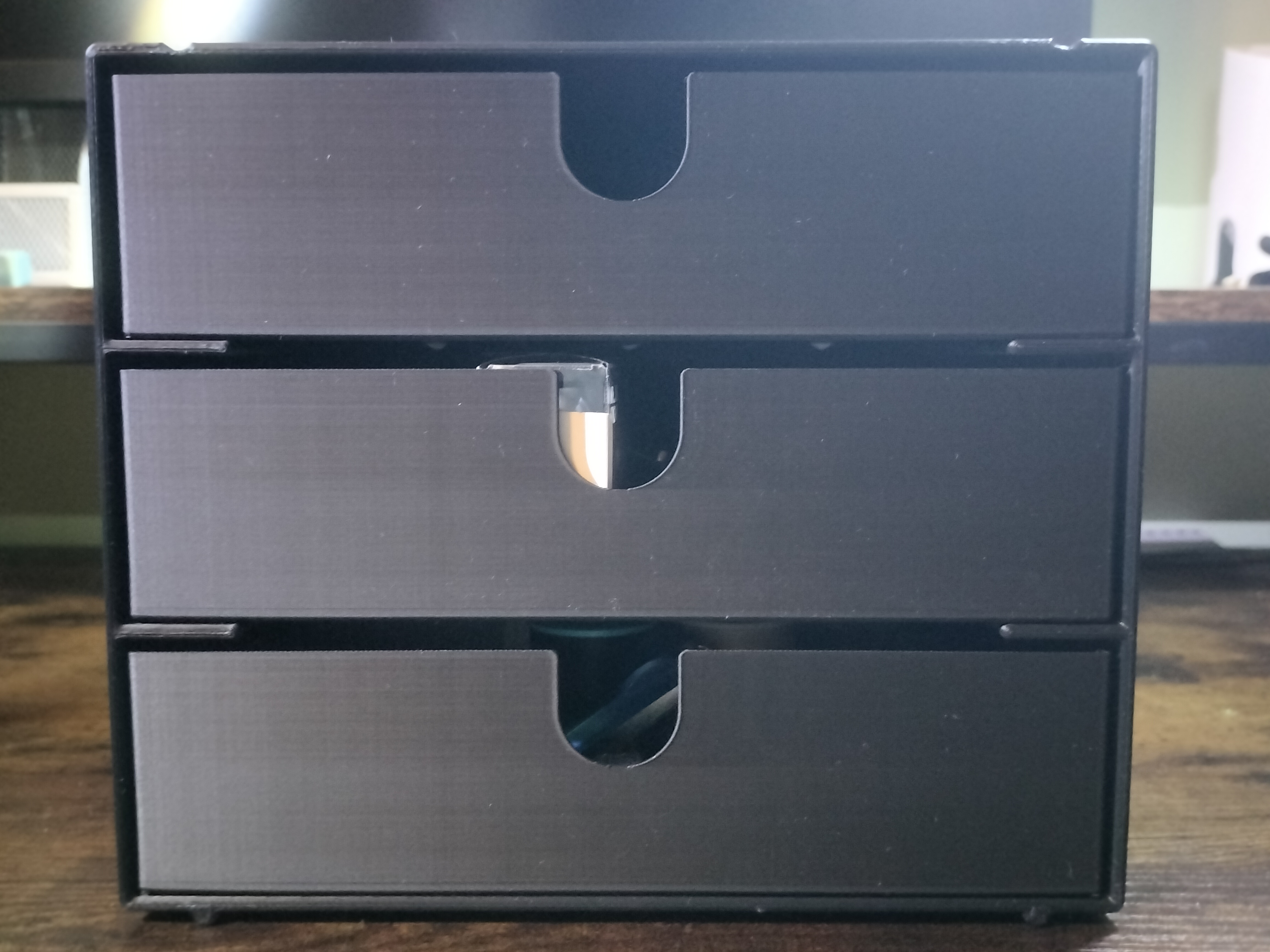 Miniatura 4 do modelo 3D Desktop Organizer - 3 Part Bin Storage - Minimalistic, Stackable, Low-Cost