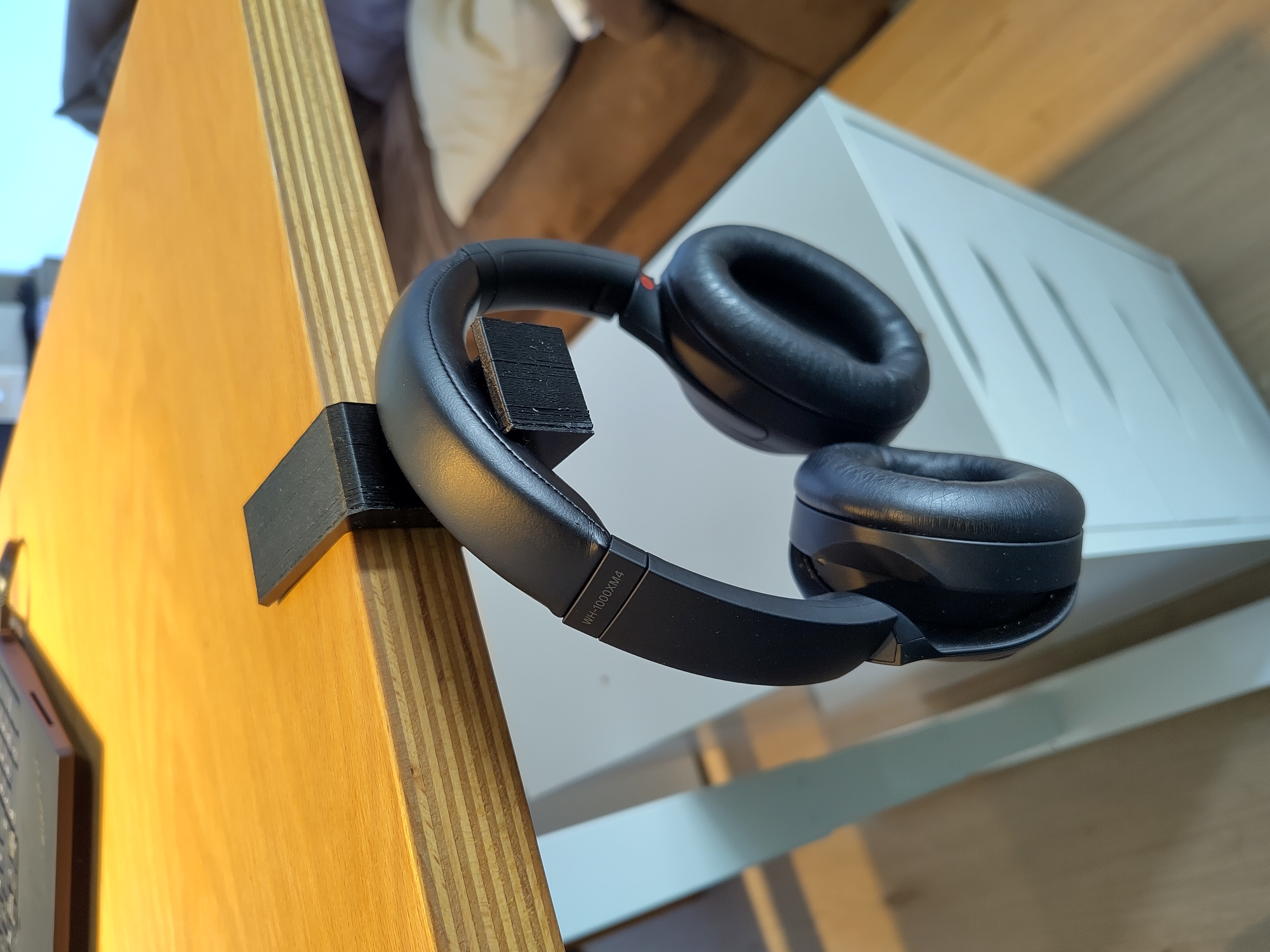 Headset-Holder for 19mm Desk