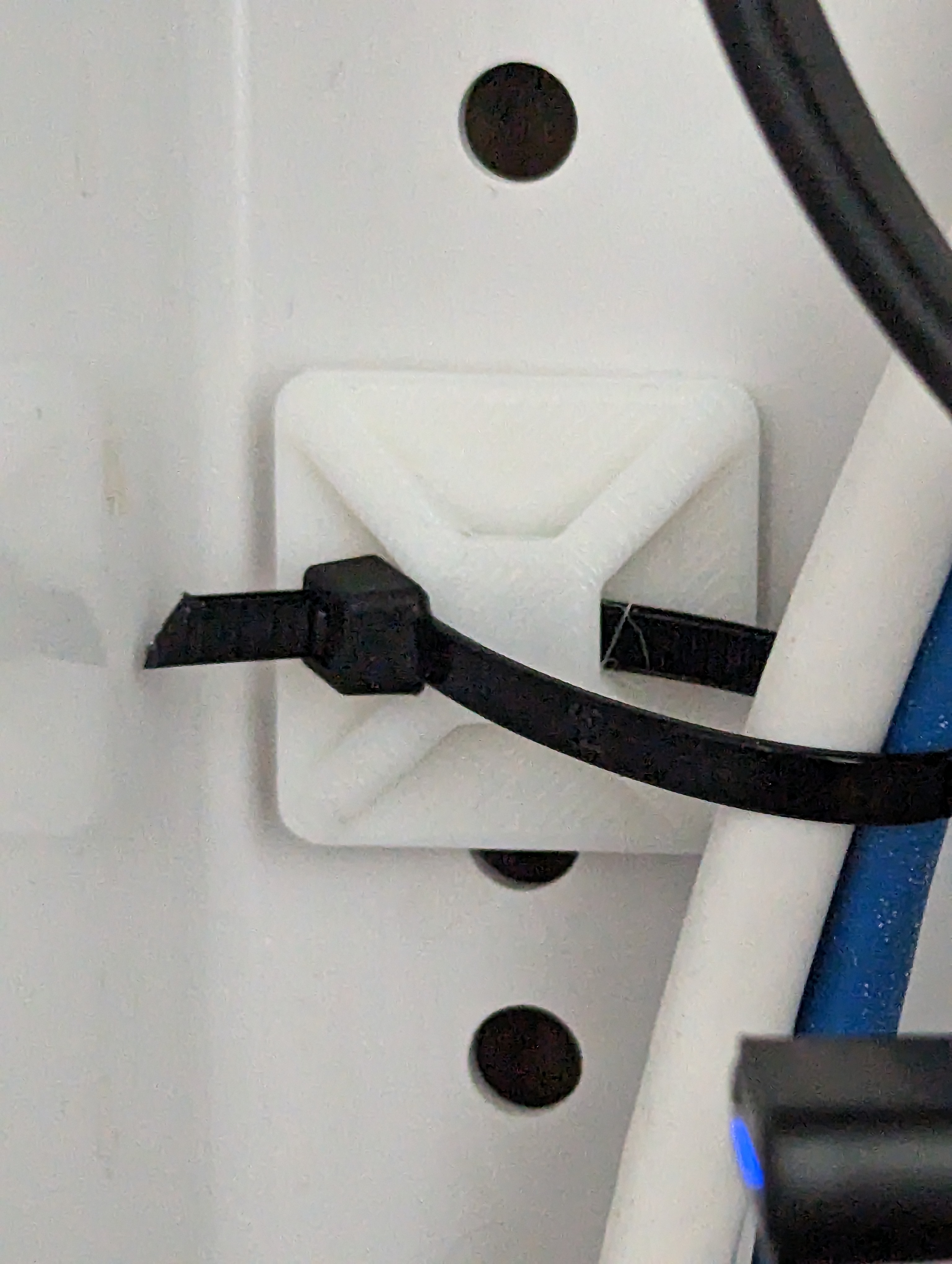 Zip Tie Anchor with Plug 3D model thumbnail