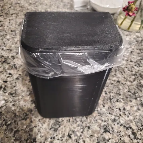 Small Trash Can with lid