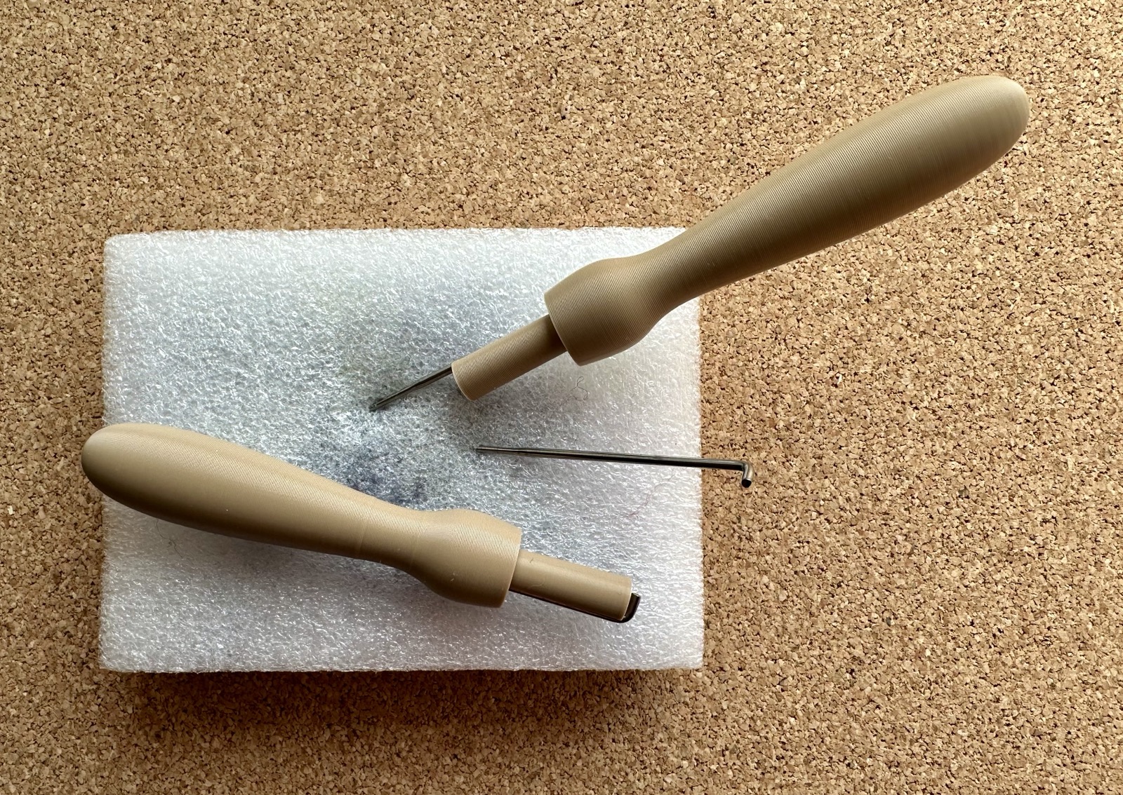 Felting tool - Holder for single felting needle (with integrated storage)