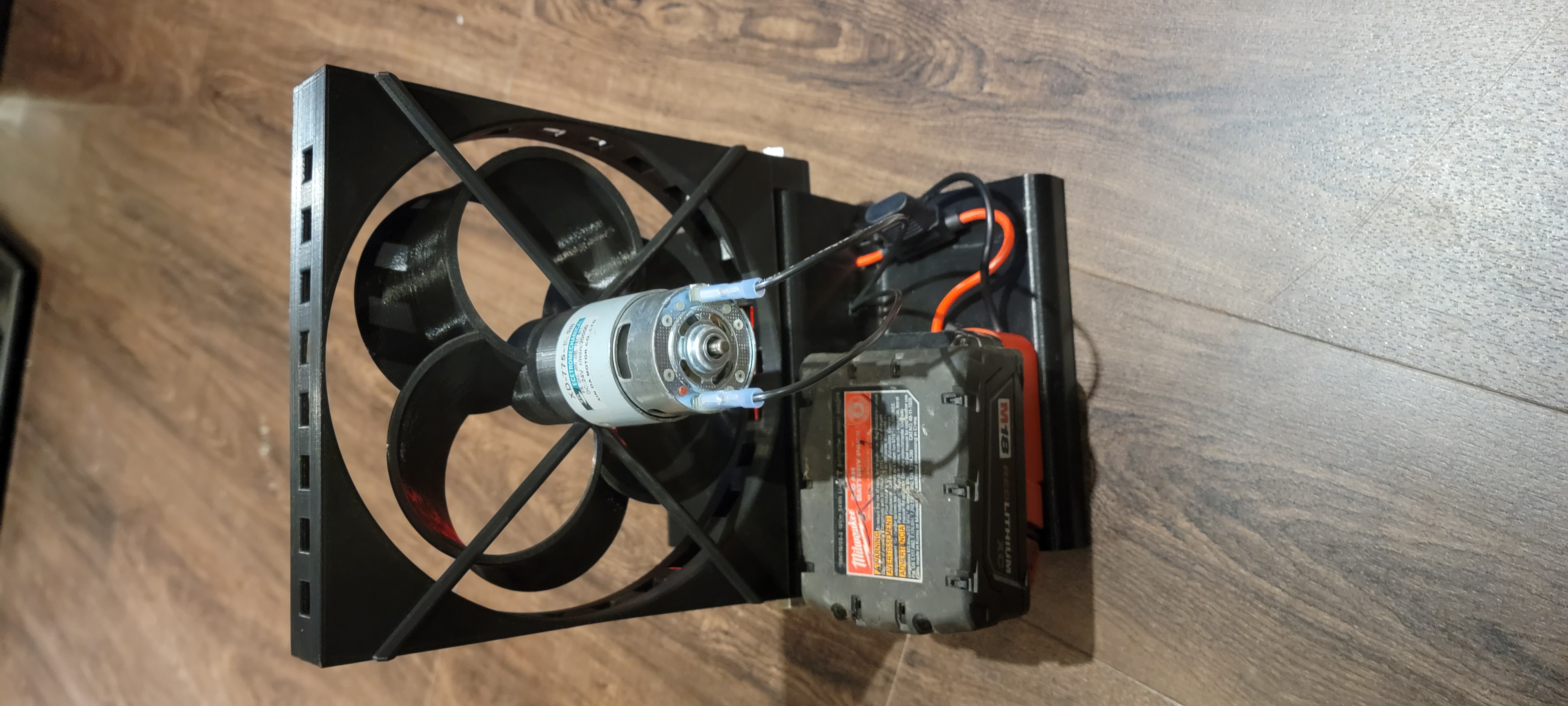 toroidal desk fan by Jess Nairn Download free STL model