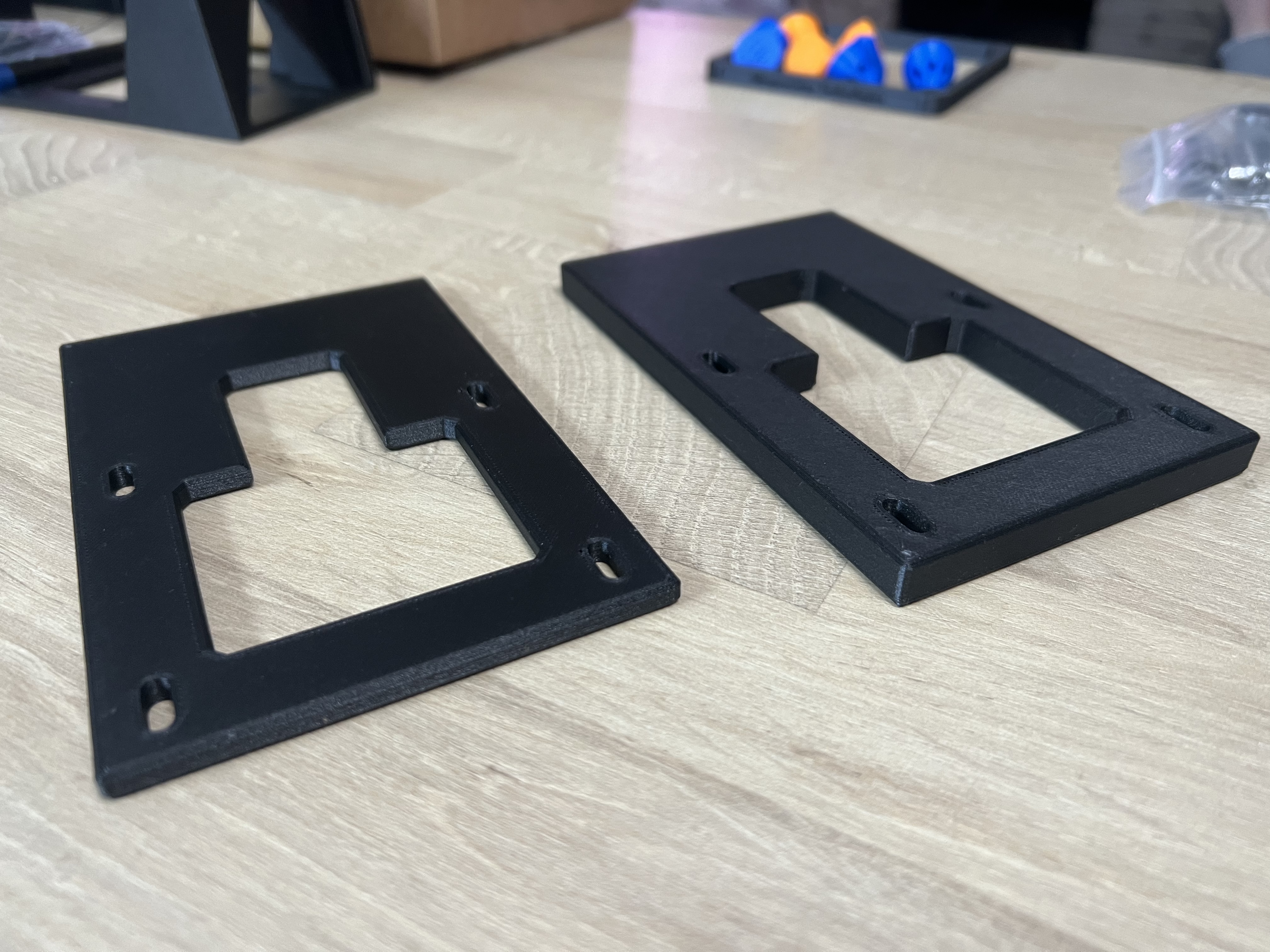 Thermaltake The Tower 900 Pump Mount Adapter for EK-Quantum Kinetic Pump/Reservoir 10mm Spacer