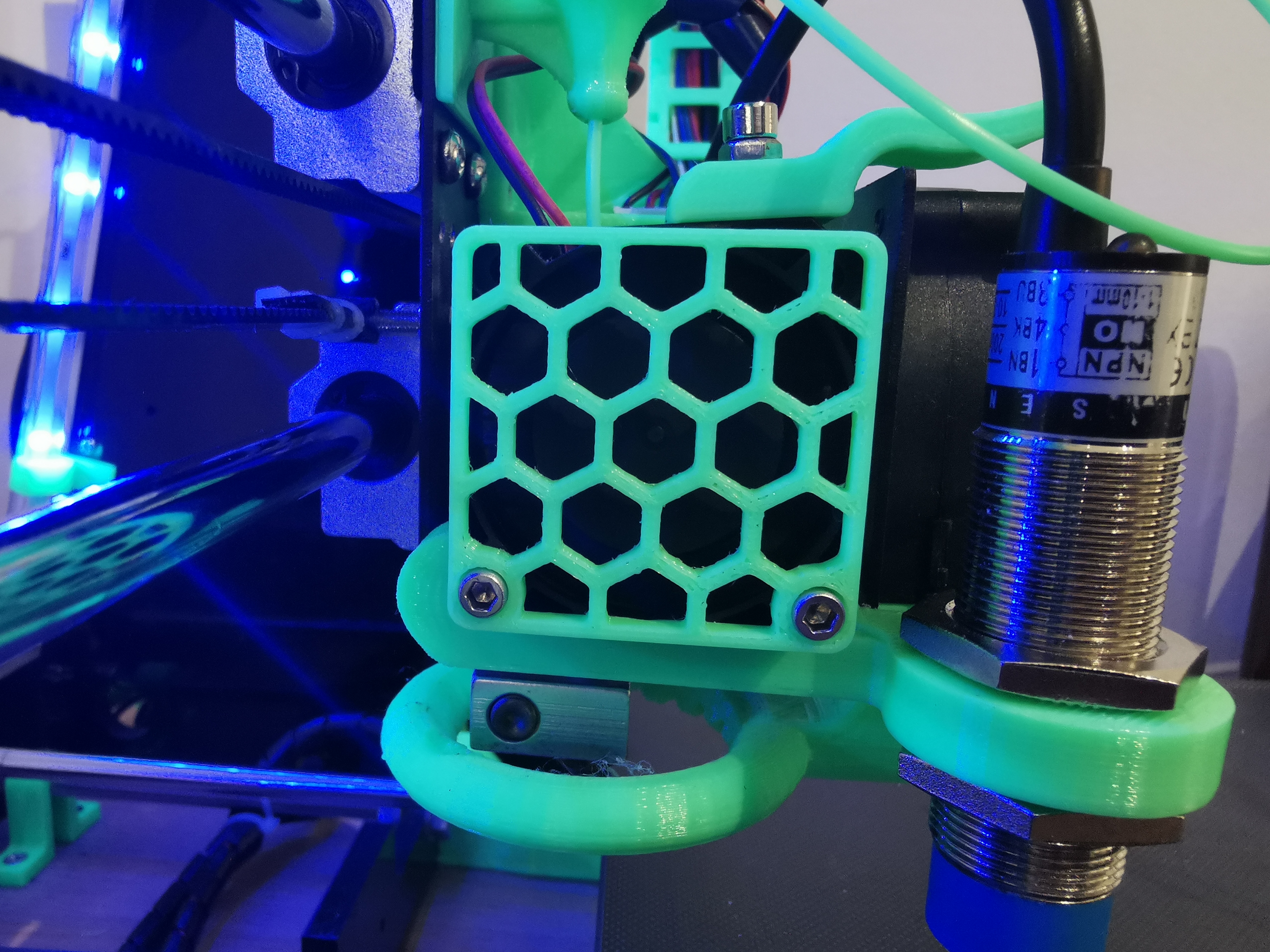 40 mm hexagonal fan grid