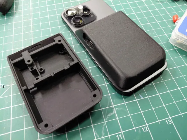 MagSafe Meshtastic/MeshCore Case