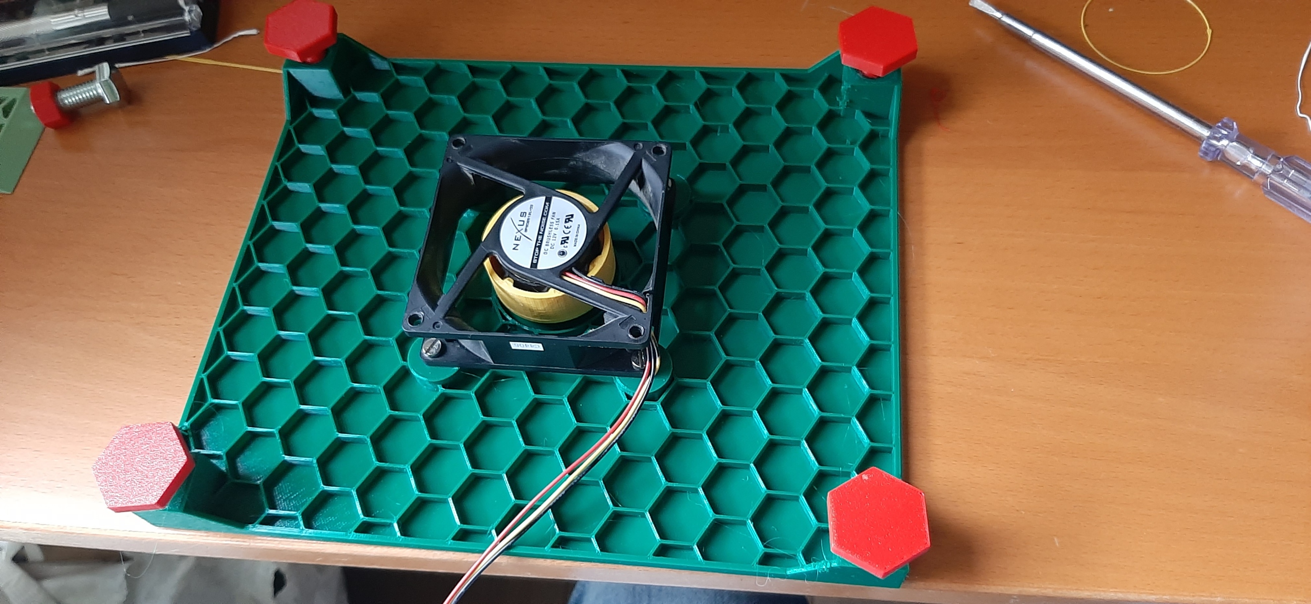 Magnetic stirrer from a PC Fan?!