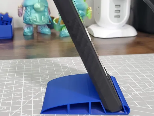 Phone Wedge Stand - 17 mm - Vase Mode