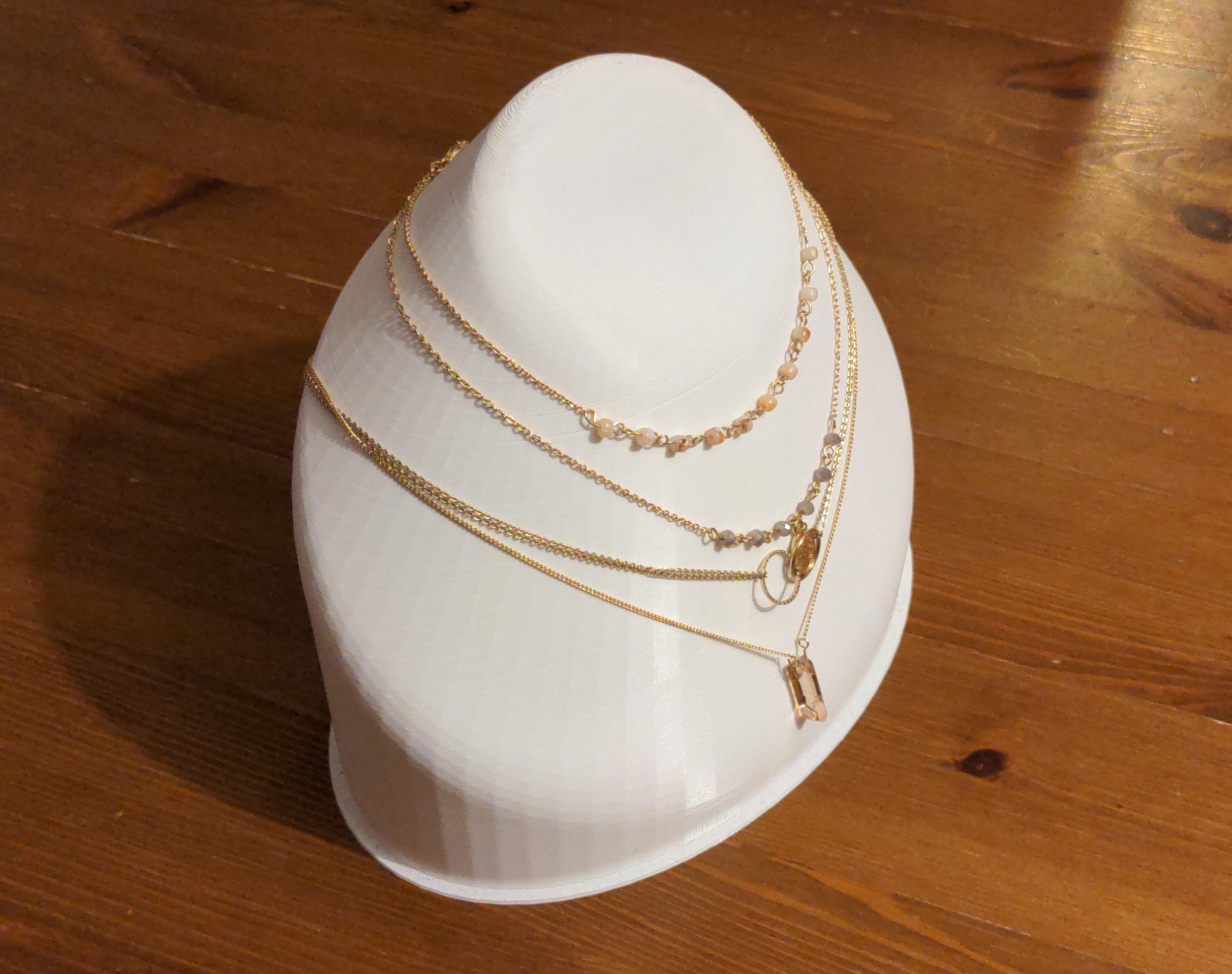 Necklace display bust